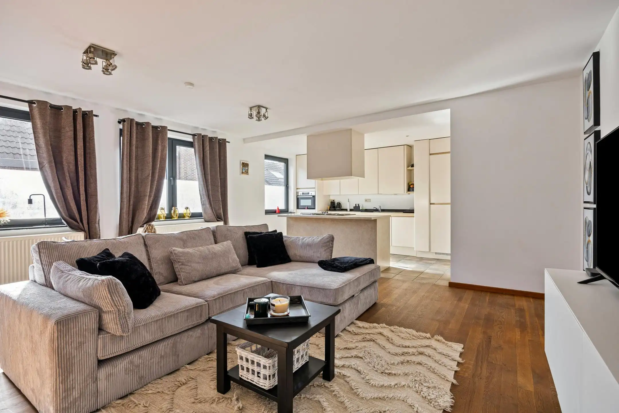 Leuk appartement in centrum Maaseik te koop foto 2