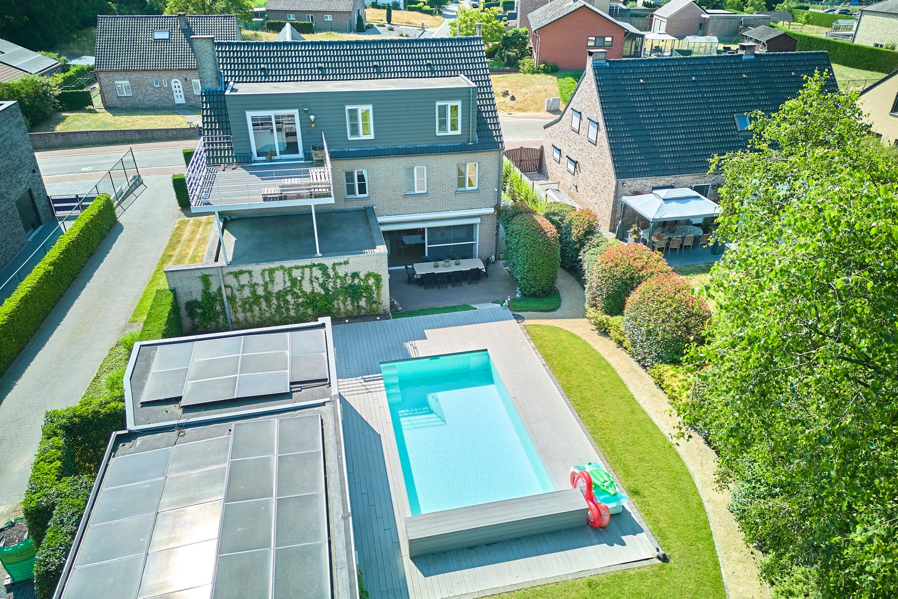 Exclusieve woning met handelzaak,appartement, zwembad en lift. foto 6