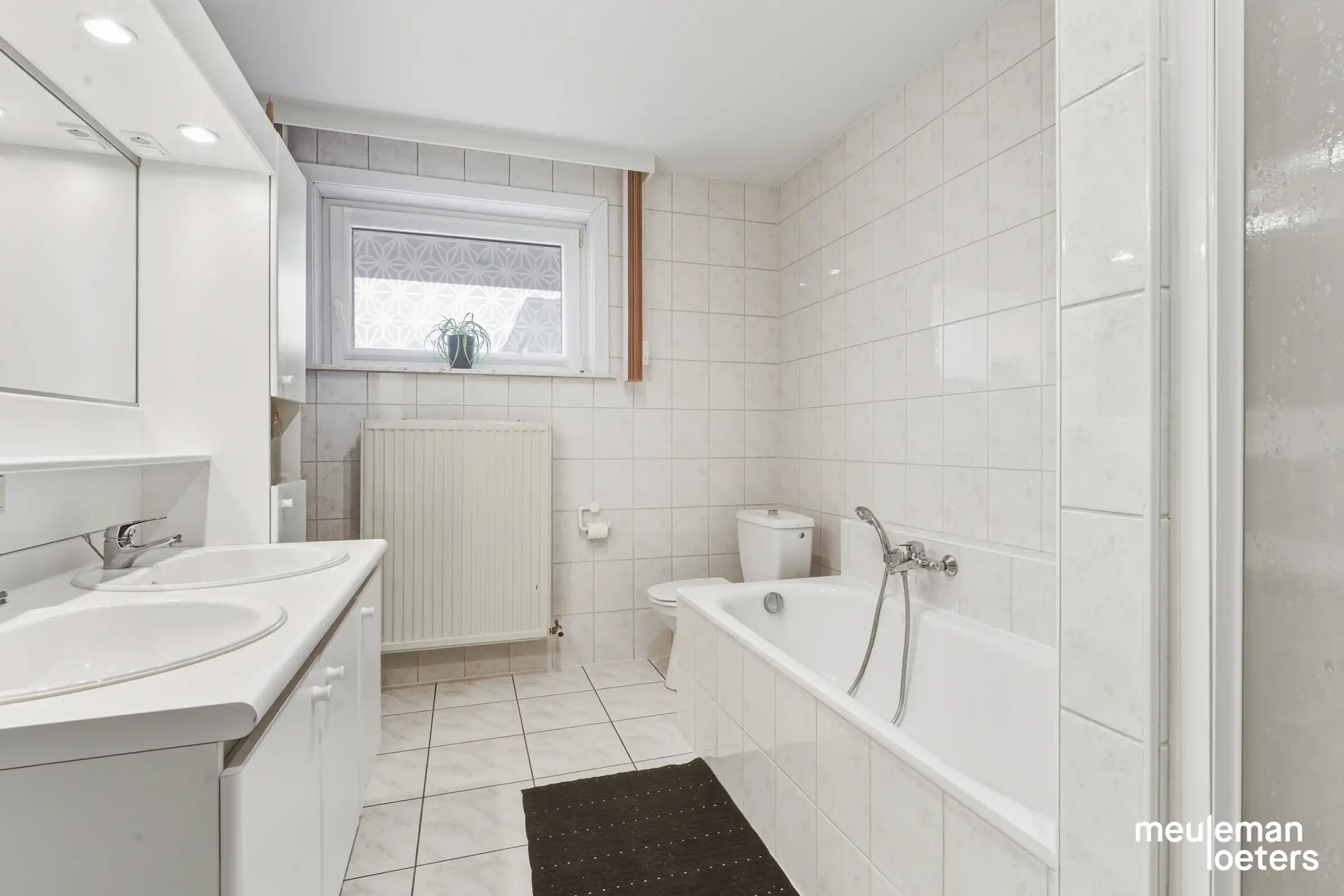 Schitterend gelegen en energiezuinige gelijkvloerse woning met tuin en garage foto 3
