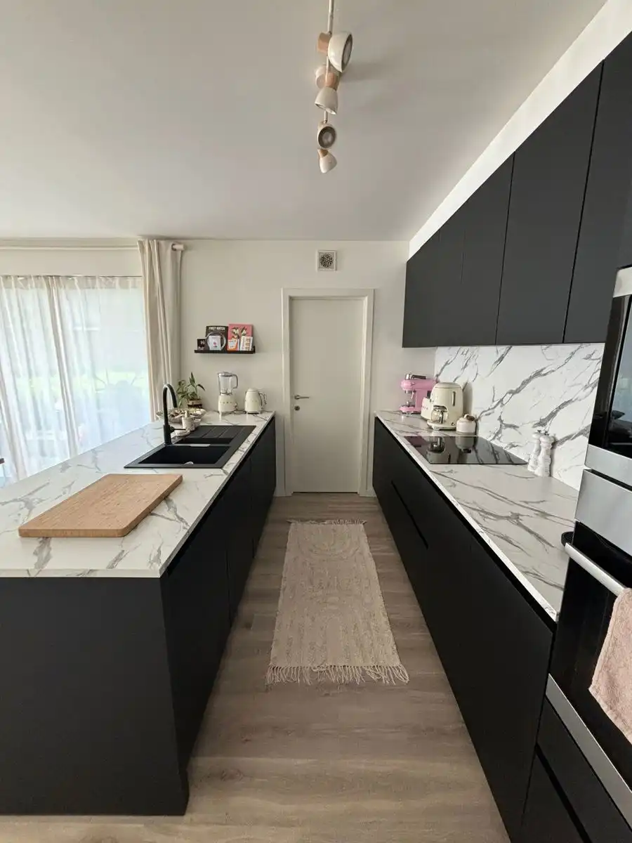 Modern appartement met terras en parking foto 4