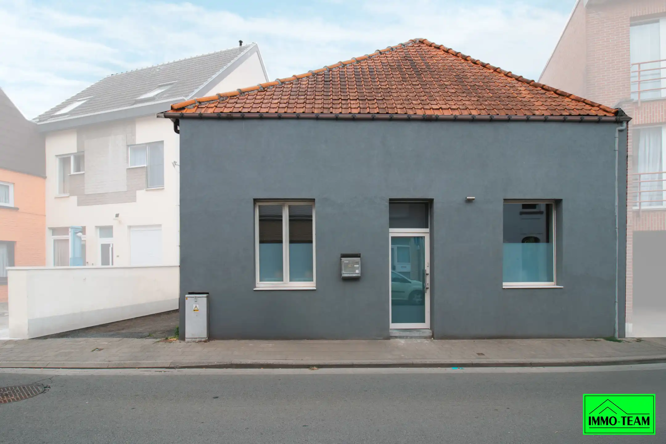 2-gevelwoning met 3 slaapkamers op wandelafstand station foto {{pictureIndex}}