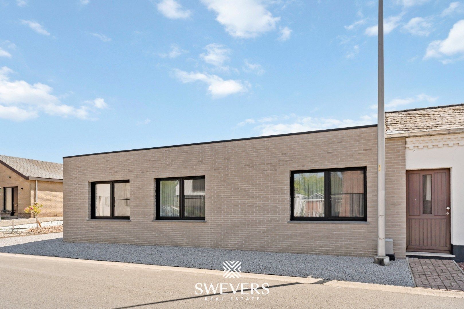 Instapklare, volledig gerenoveerde woning met zonnige tuin en grote garage foto 16