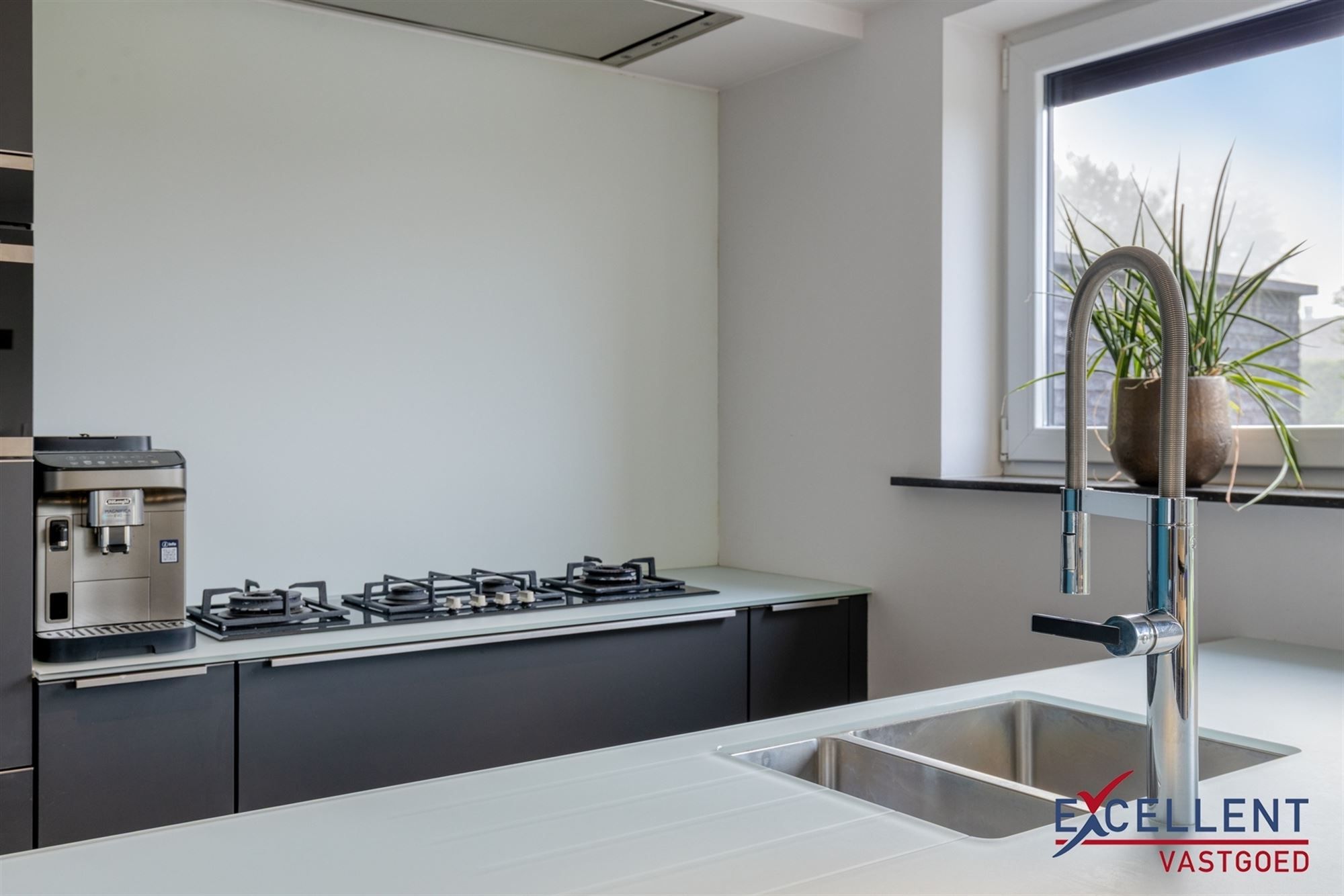 Instapklare halfopen woning te Deinze foto 5