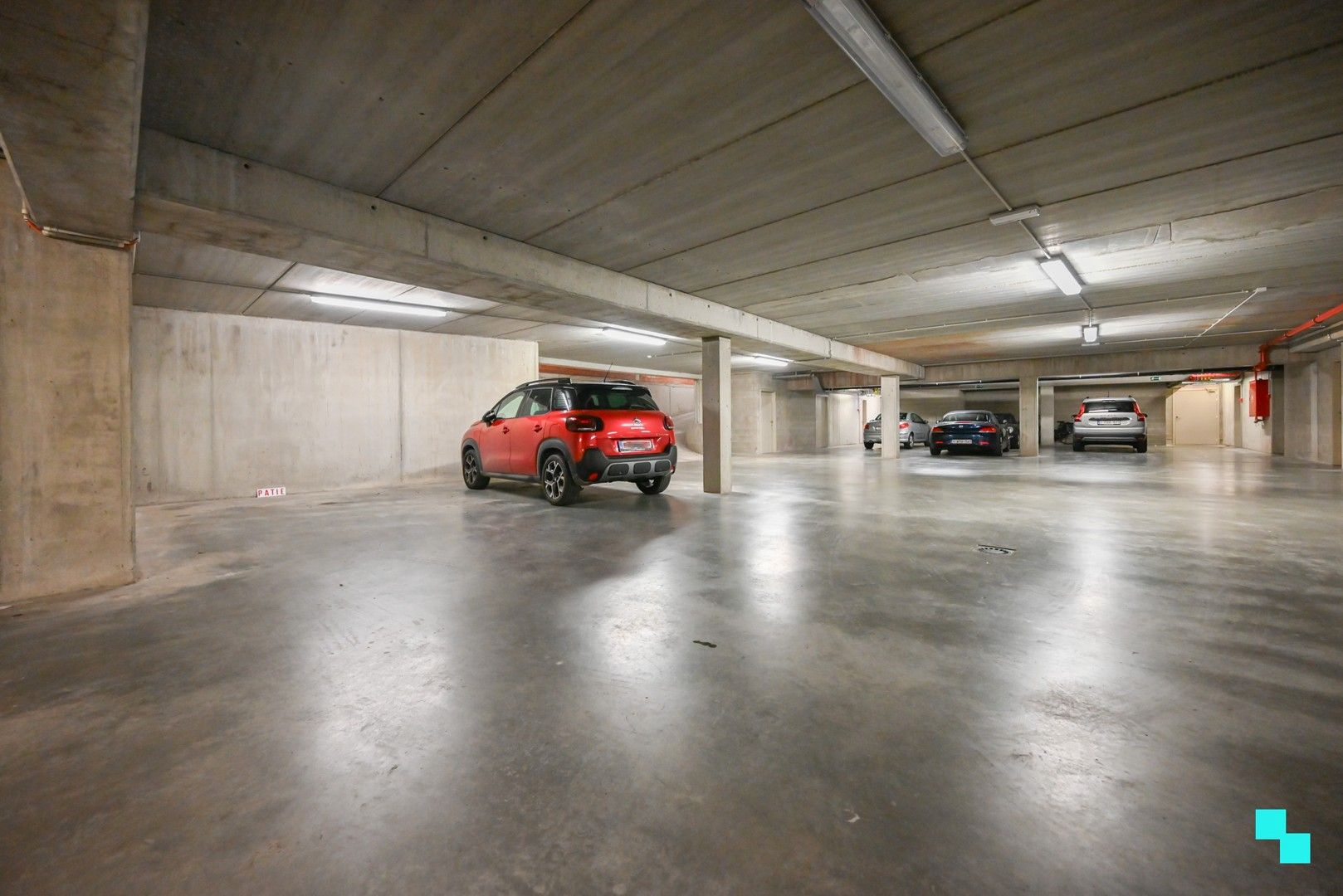 Lichtrijk tweeslaapkamer appartement te hartje Izegem foto 28