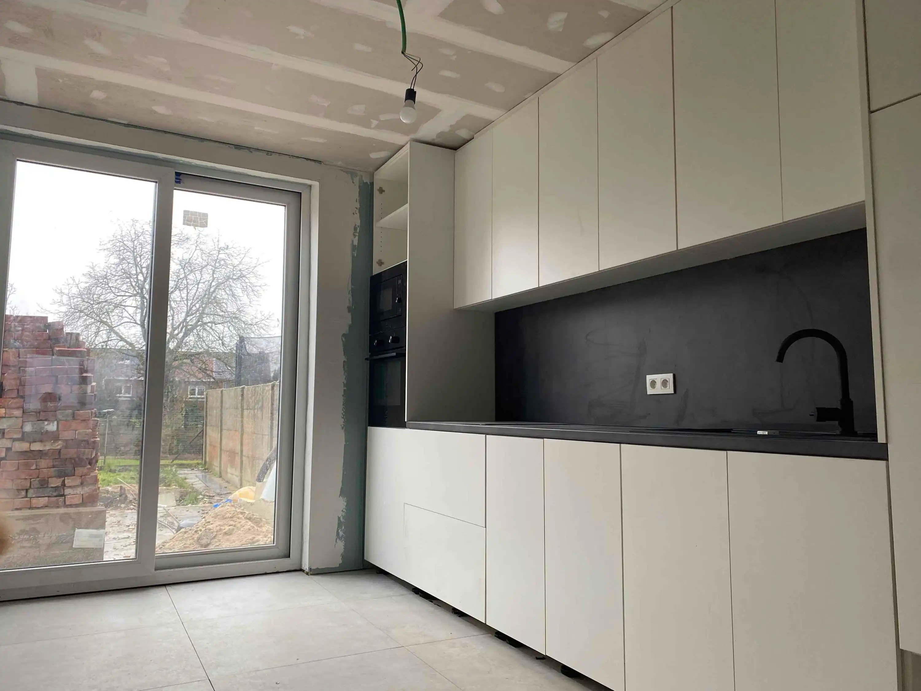 Volledig vernieuwe woning met tuin foto 3