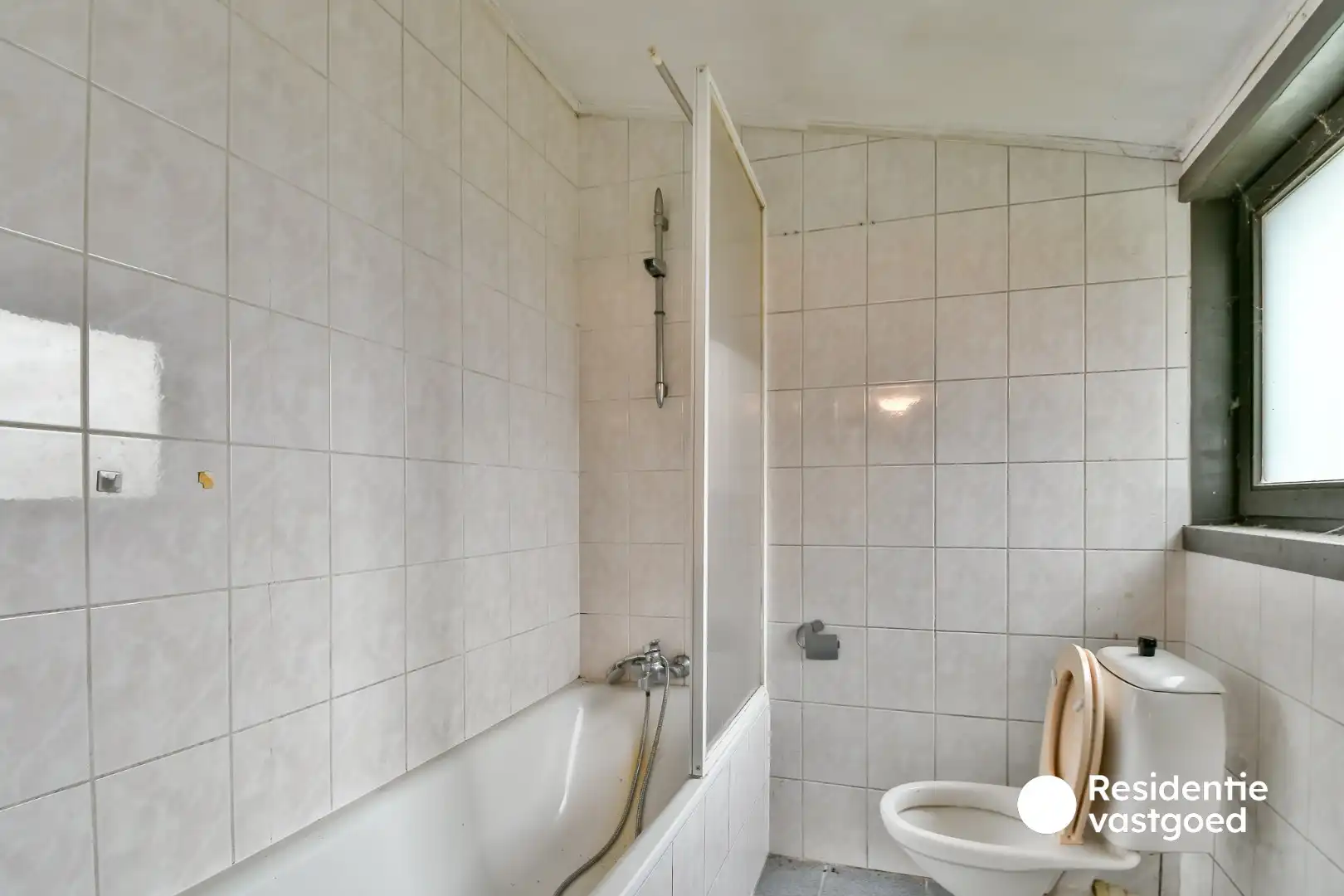Renovatieproject met veel potentieel in het hart van Torhout! foto 3