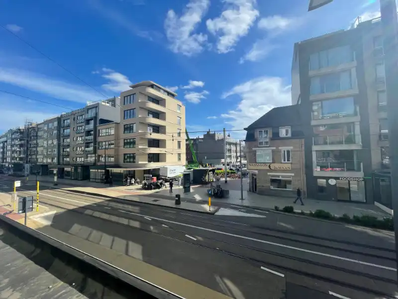 Zongericht en gemeubeld appartement met centrale ligging, vlakbij de zeedijk! foto 12