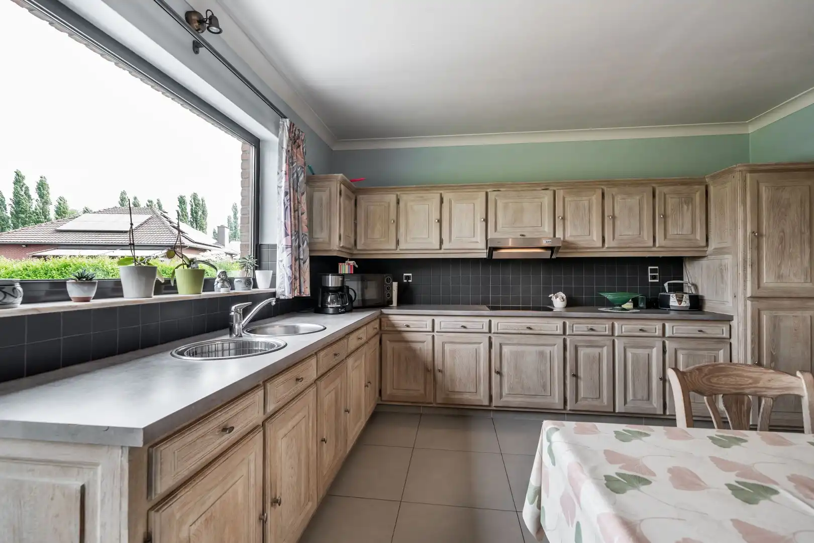 Comfortabele gezinswoning met 3 slaapkamers en verzorgde tuin foto 9
