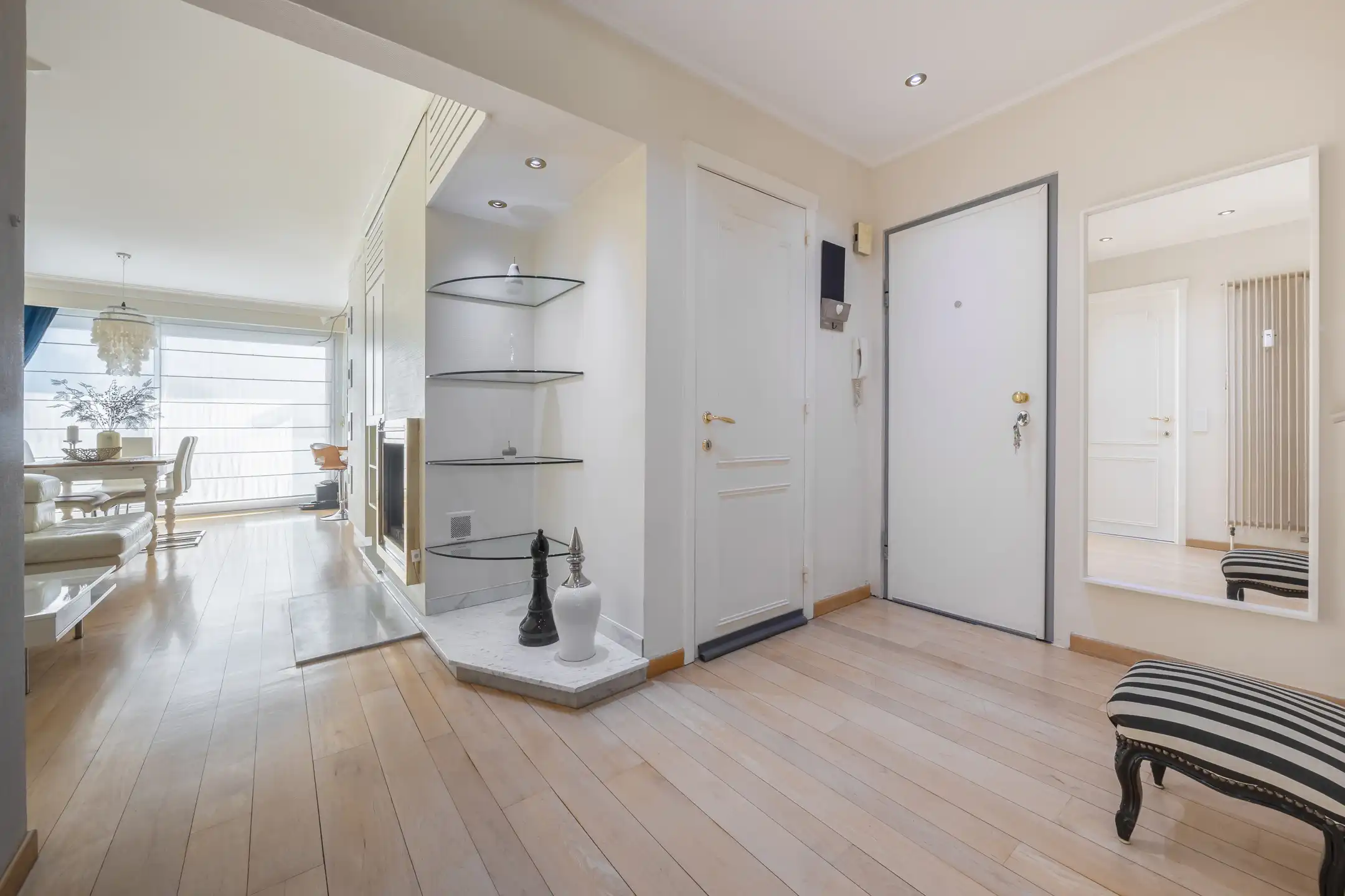 Zeer verzorgd en mooi appartement met 2 slaapkamers en terras foto 4