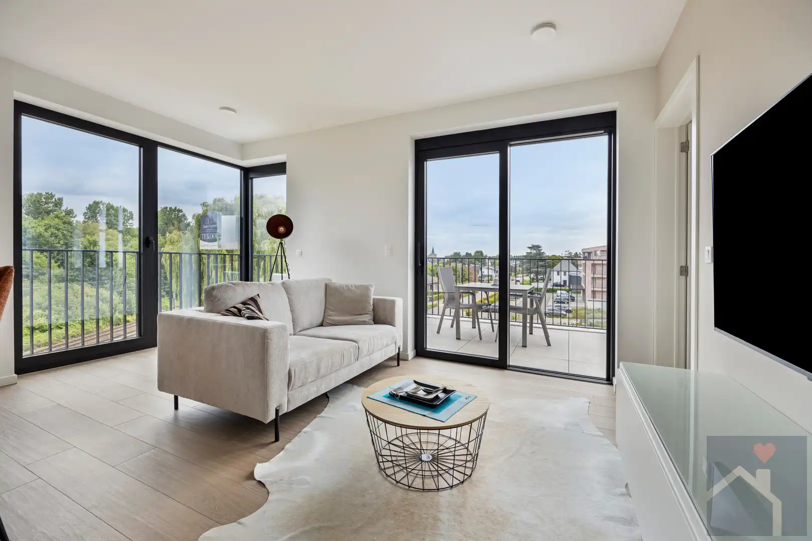 Luxe appartement op 3e verdieping met 2 slaapkamers, terras van 21 vierkantemeter en moderne afwerking in 2025! foto 4
