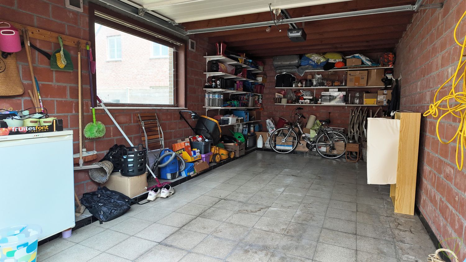 Gezellige gezinswoning met tuin en garage in Oosteeklo-Dorp! foto 8