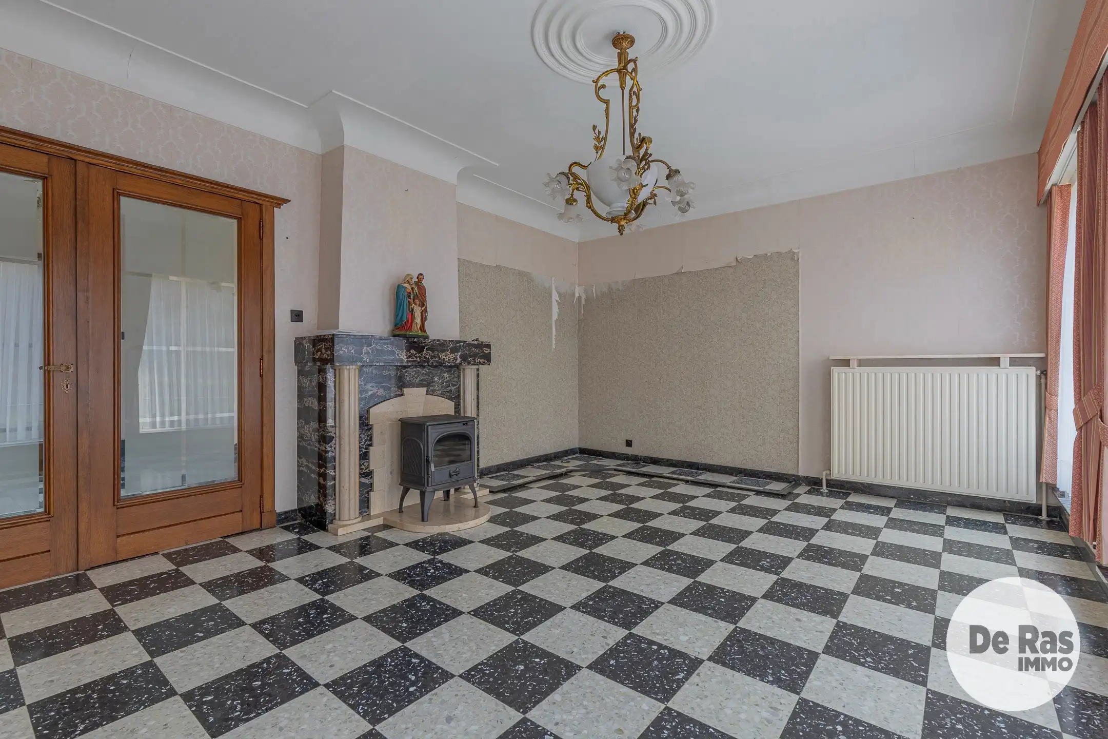 ERONDEGEM - Solide, te renoveren woning met 3 kamers foto 6