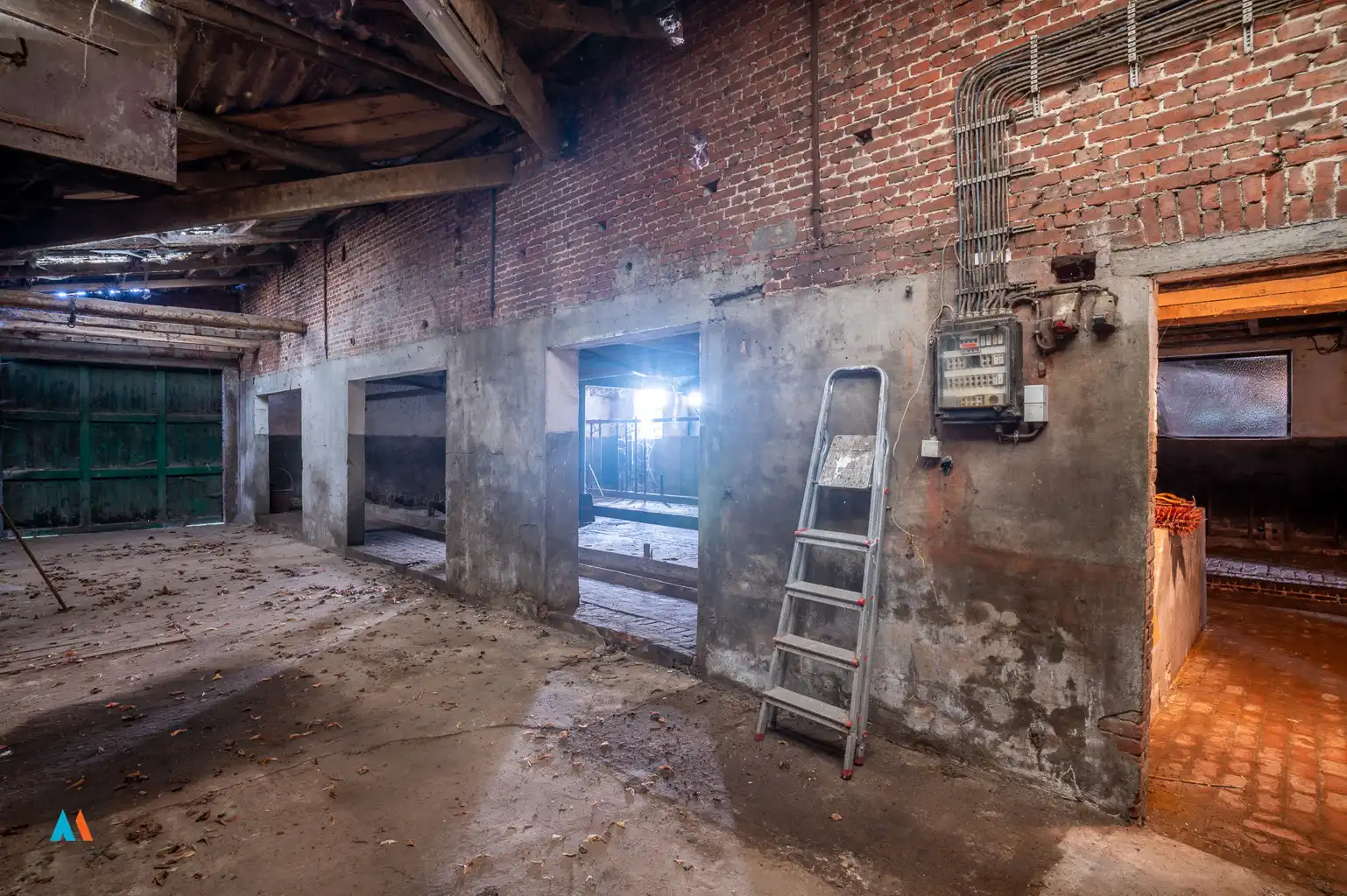 Boerderij met stallen op 1 ha foto 22