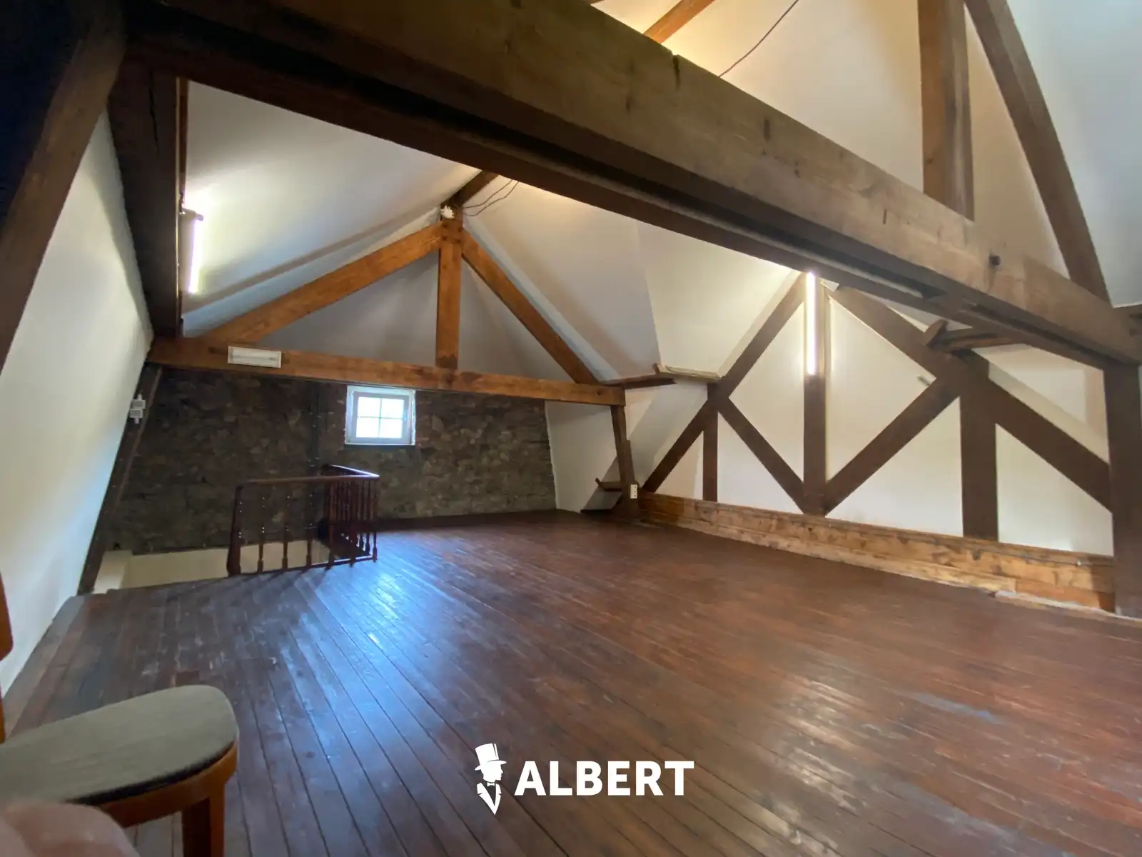 Prachtig gerenoveerde ruime woning (oude school) in Dinant! foto 24