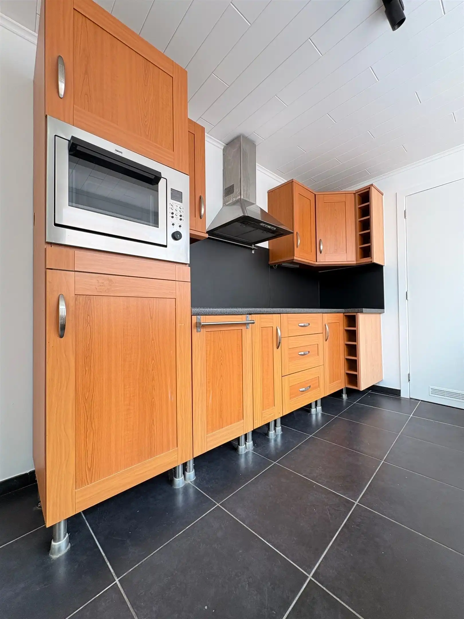 Gerenoveerde rijwoning met tuin foto 16