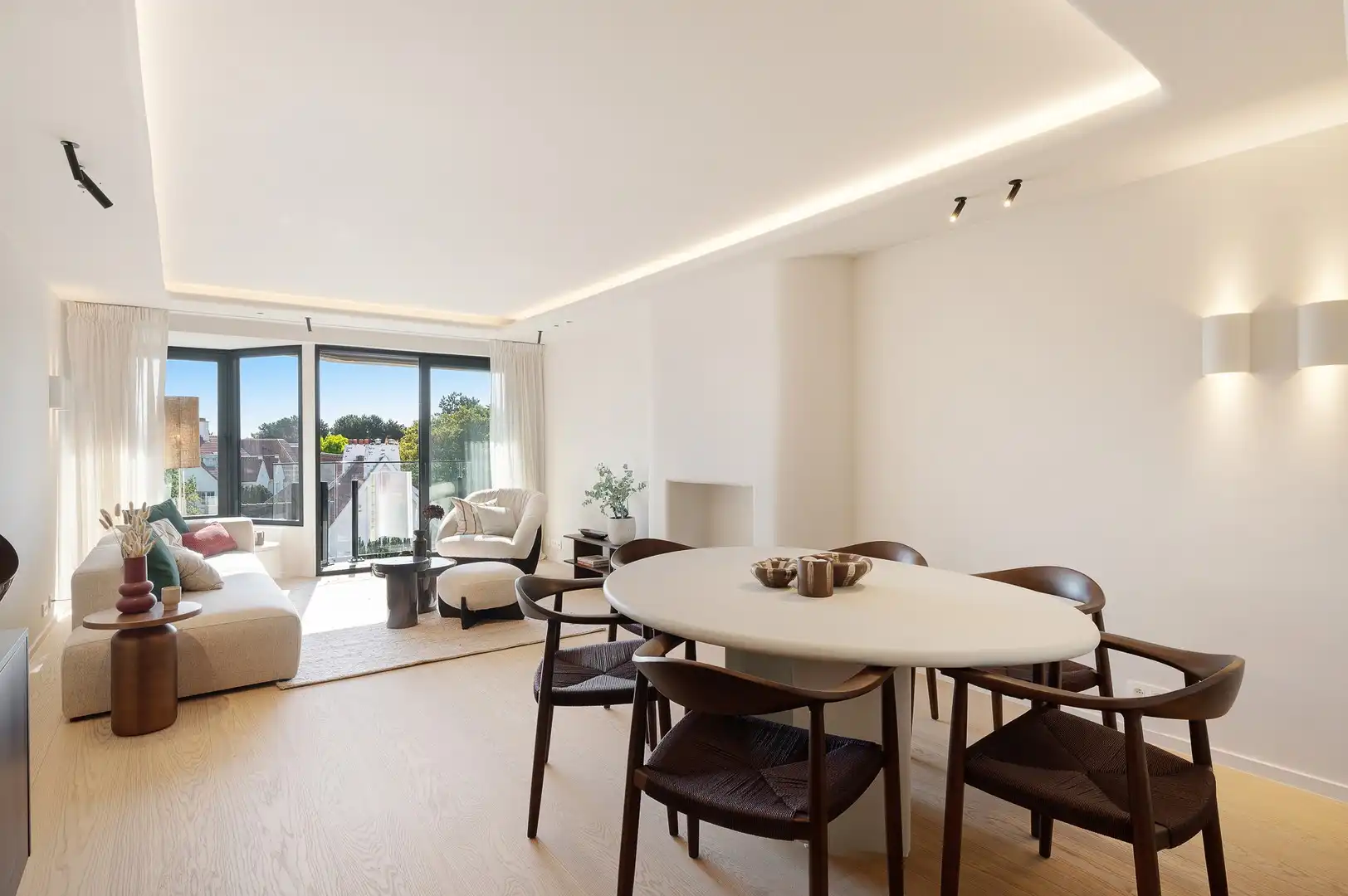 Prachtig gerenoveerd appartement nabij het centrum en de zee met open zichten. foto 5
