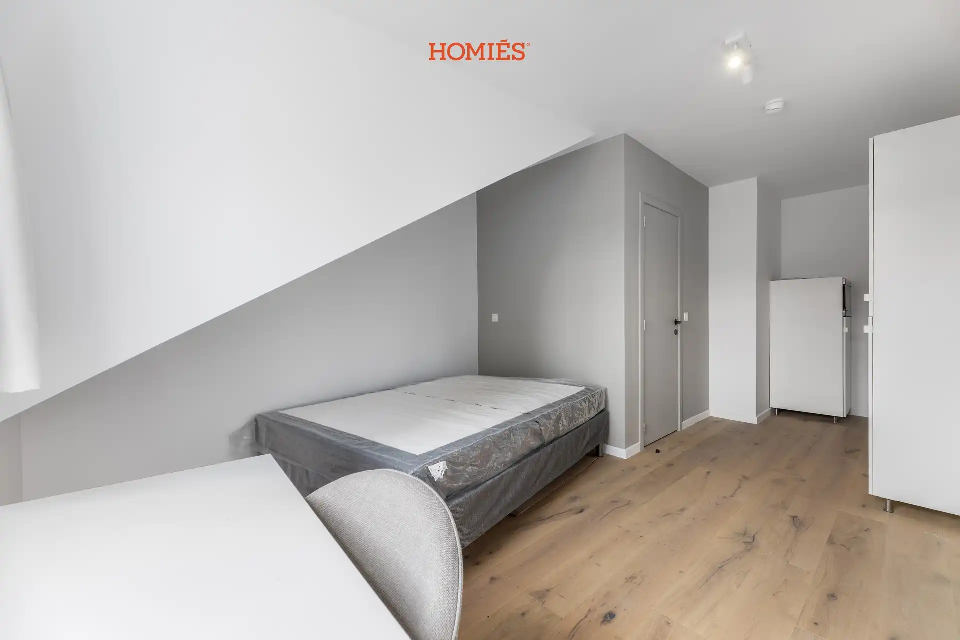 Karaktervolle dakkamer met eigen sanitair foto 4