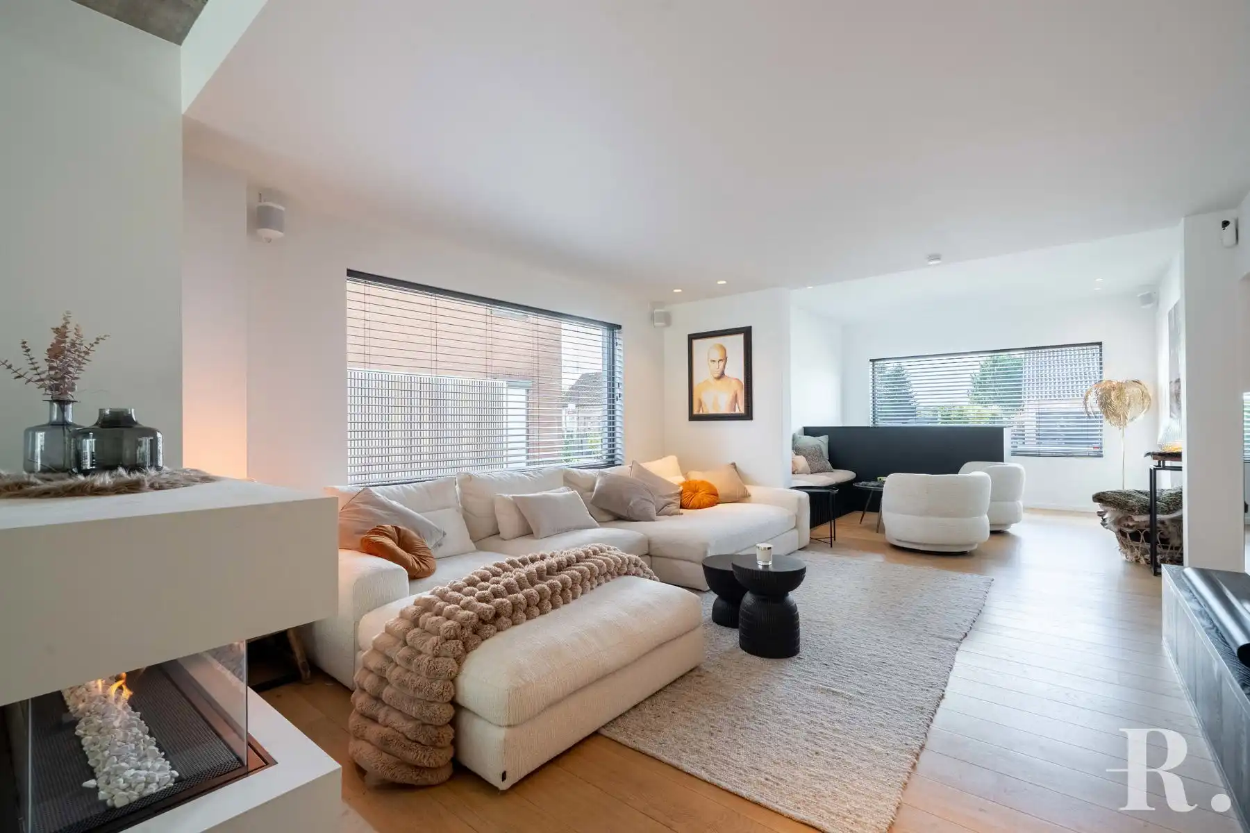 Instapklare woning met alle luxe en zwembad op goede locatie foto 6