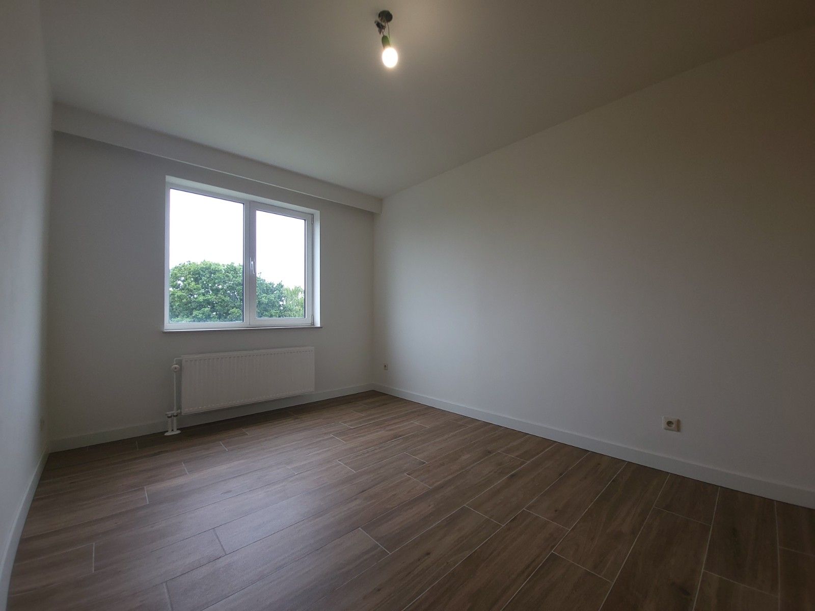 Centraal gelegen 2-slaapkamerappartement te Deinze foto 12