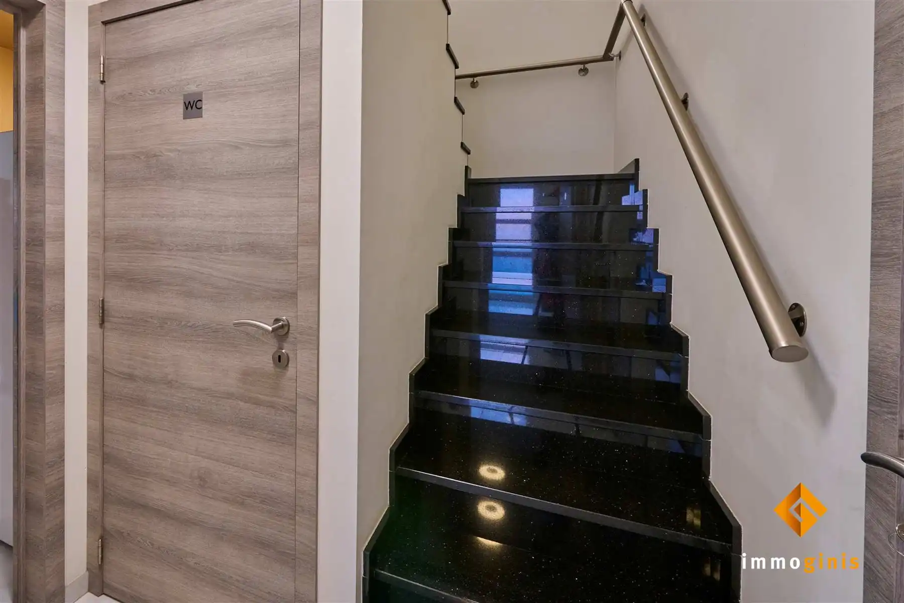 Zéér ruime (289 m²), energiezuinige woning met 5 (mogelijk 7) slpks! foto 9