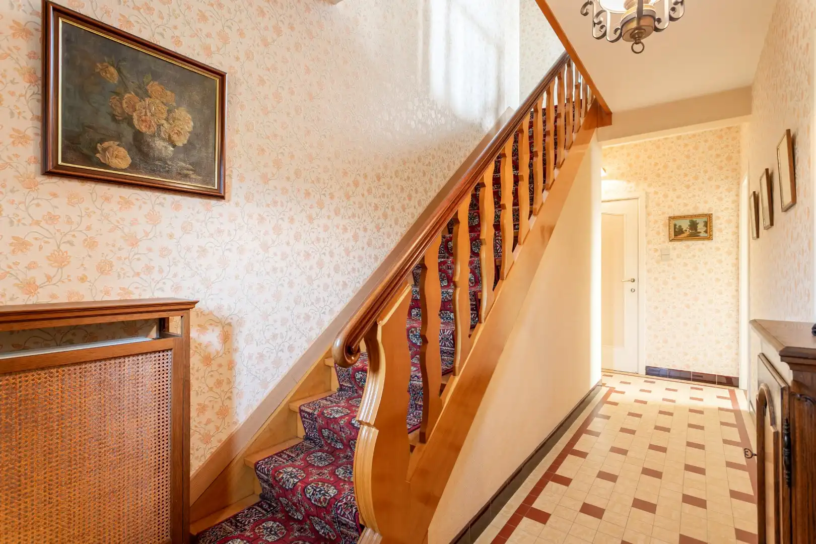 Te renoveren woning met 5 slpks op topligging in Dworp foto 2