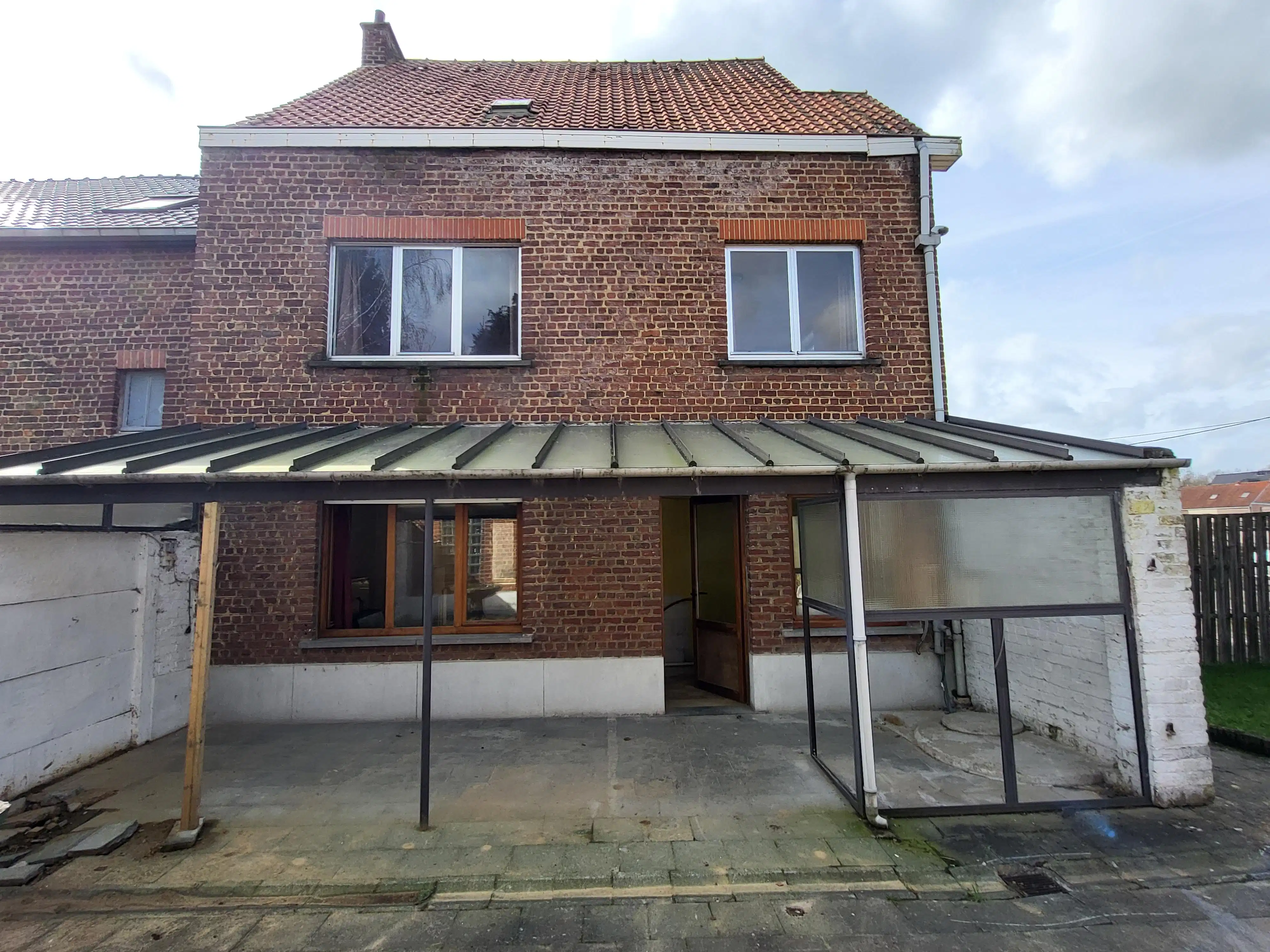 Te renoveren woning met veel charme en ruime tuin op 671 m².  foto 11