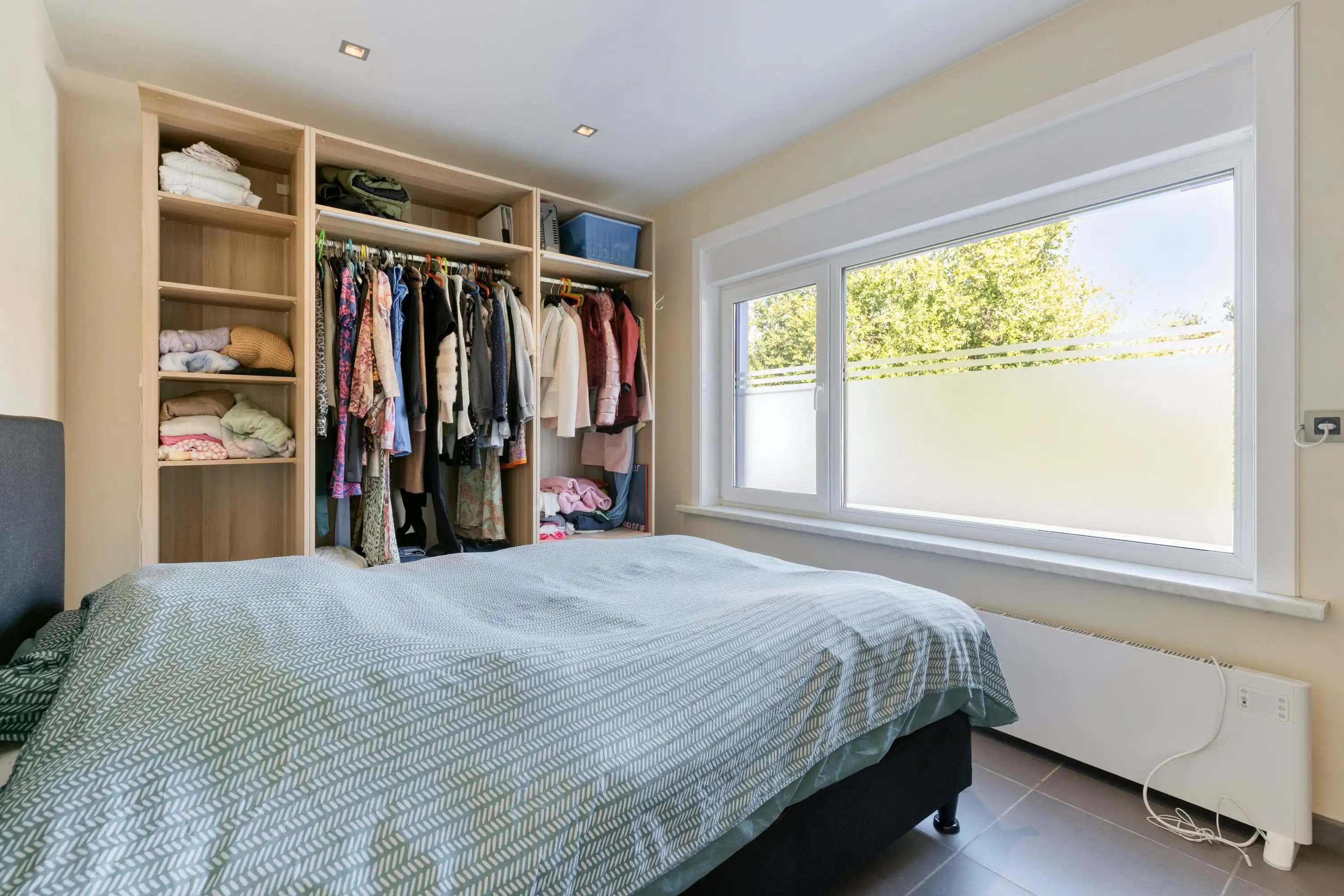 Gelijkvloerse woning met 5 slaapkamers te Lendelde foto 8