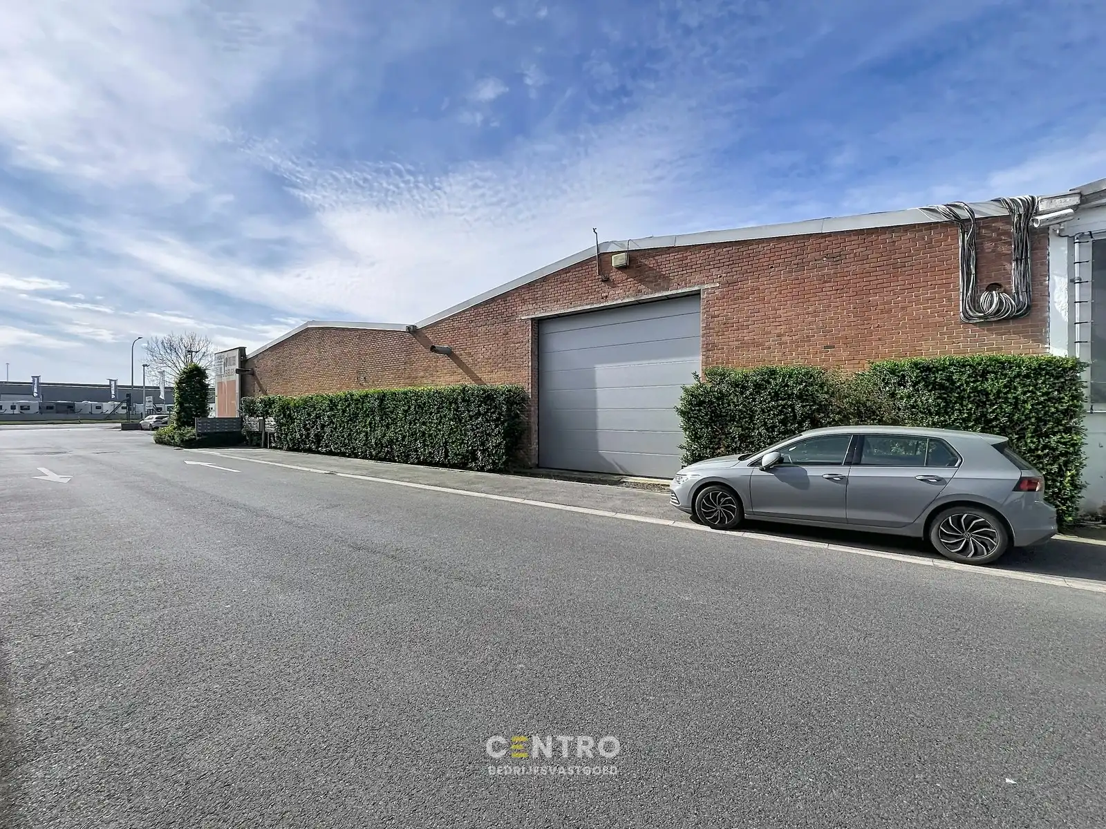 Baanwinkel voor bedrijf (productie, opslag, techniek, recreatie) met bijkomende verkoop naast Lecot, Basic-Fit, Hopsiepops, Eldi, Van Haaren,... vlak bij de RING aan de Poort tot Poperinge ! foto 12