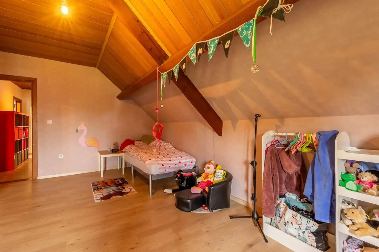 Mooie, ruime villawoning met leuke tuin op rustige locatie foto 33