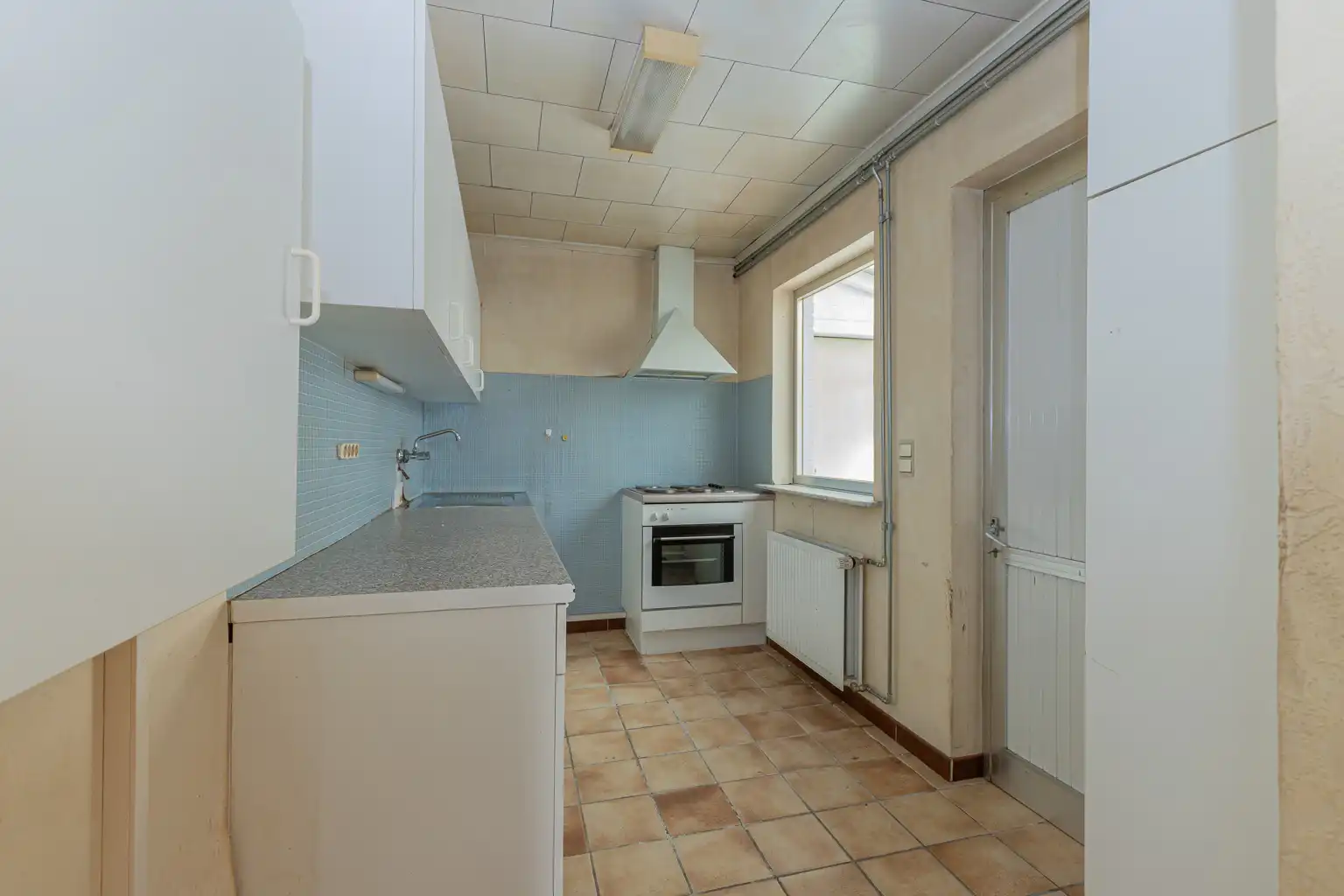 Op te frissen gezinswoning met 3 slaapkamers foto 4