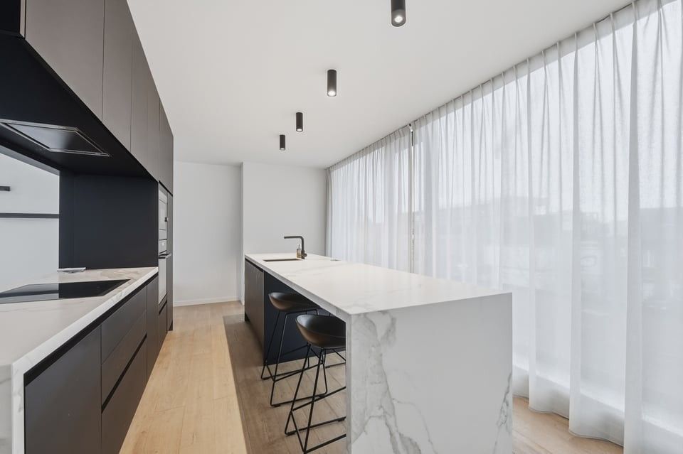 LUXUEUS PENTHOUSE MET EEN RUIM TERRAS EN ONDERGRONDSE STAANPLAATS IN HASSELT foto 6