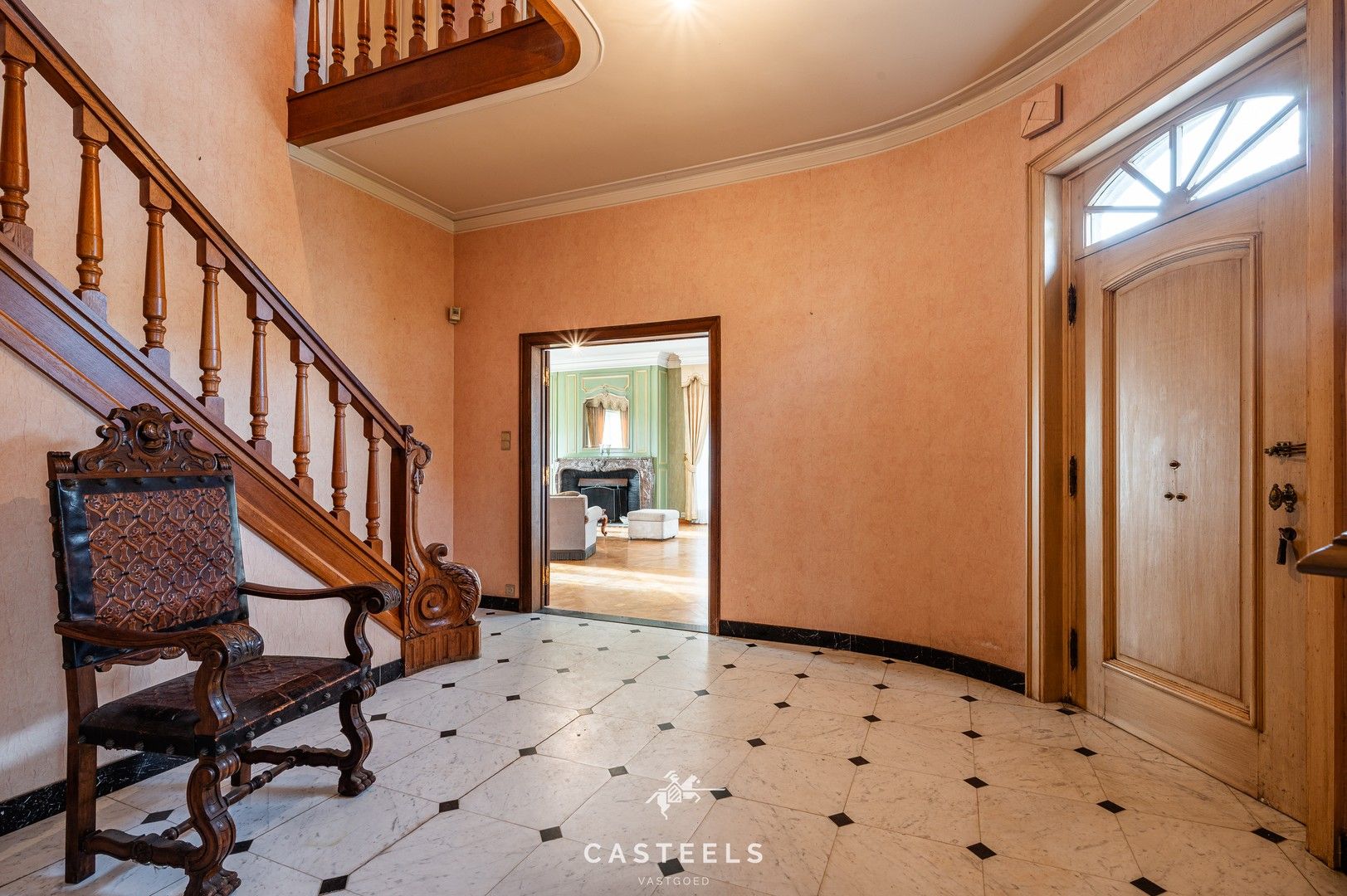 Karaktervolle villa met barokke charme en eindeloze mogelijkheden foto 11