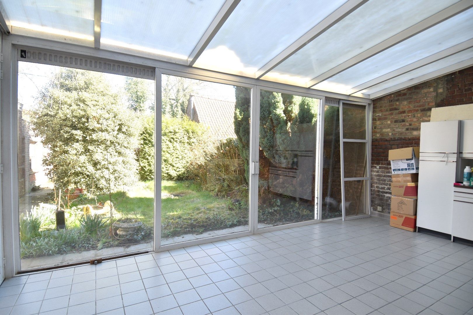 Karaktervolle burgerwoning met 3 slaapkamers, 2 garages en een mooi stukje tuin te koop in Rollegem foto 10
