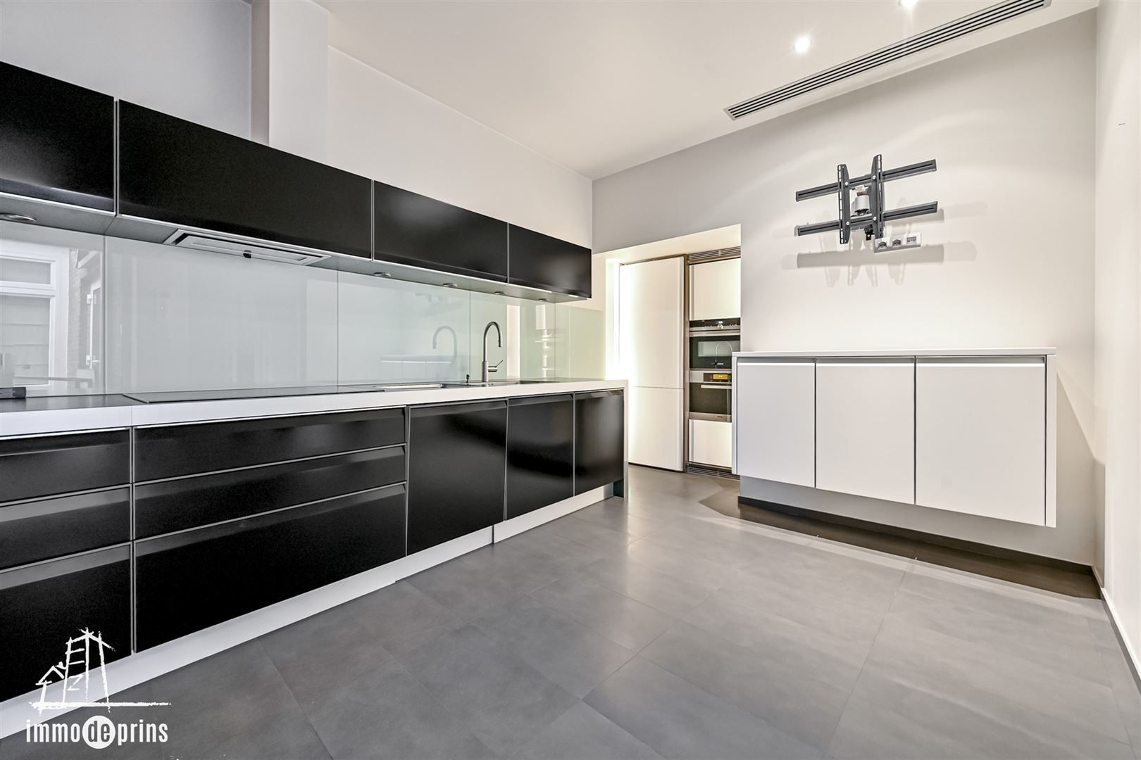 Handelspand met grote burgerwoning foto 3