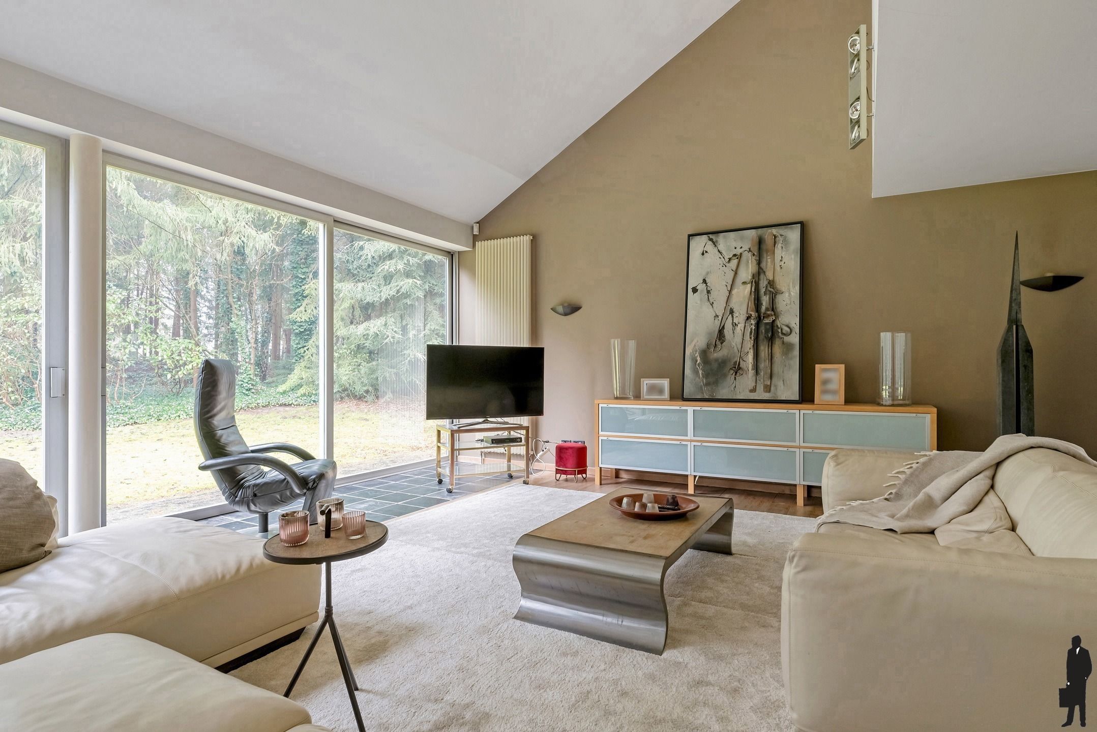 Moderne woning op perceel van ca. 3.500m² foto 9