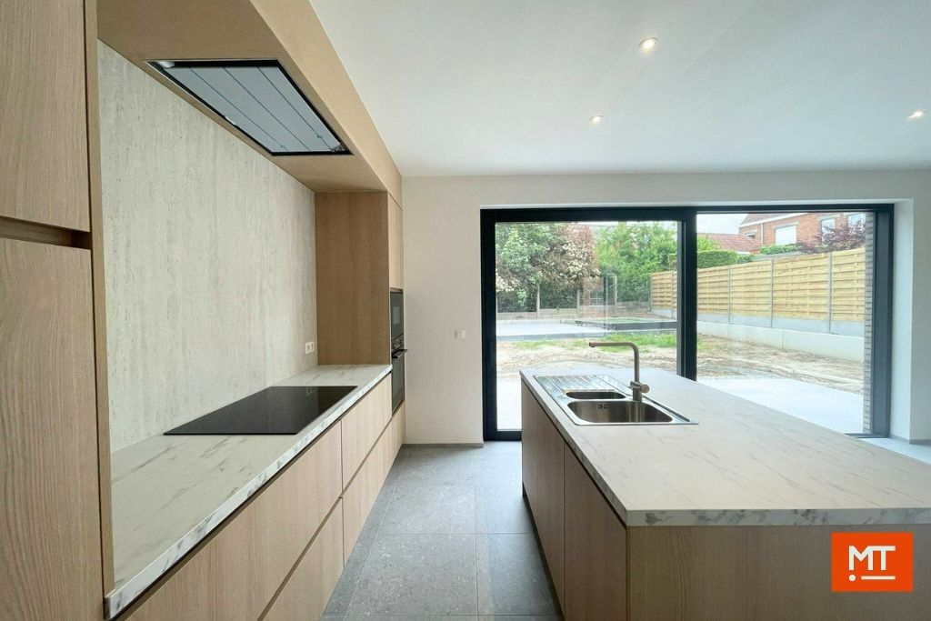 Kwalitatieve nieuwbouwwoning te huur op een rustige locatie in het centrum van Passendale foto 8