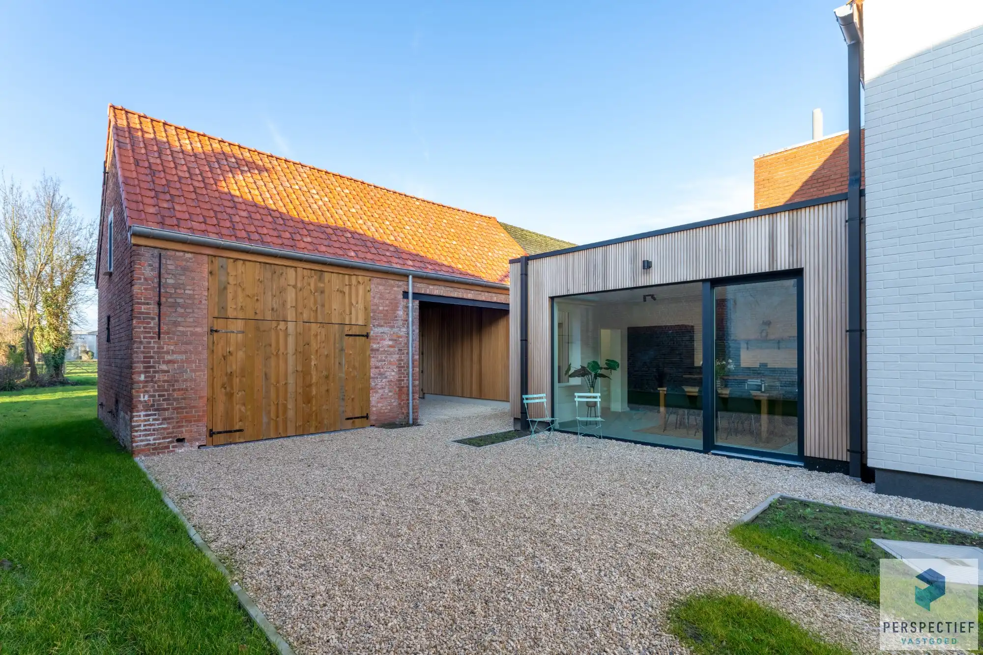 BEZOEKMOMENT ZATERDAG 31/01 VAN 9U TOT 10U30 | Landelijk gelegen hedendaagse 4 slpk woning met bijgegebouw, grote tuin en weide foto 3