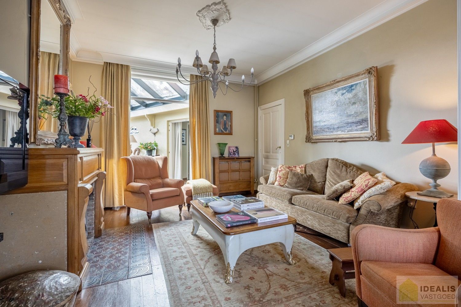 RUIME, CHARMANTE EN INSTAPKLARE WONING IN HARTJE HAMONT! HEERLIJKE WOONKAMER VOORZIEN VAN PARKET EN MET HAARD, LICHTRIJKE KEUKEN MET DIRECTE TOEGANG TOT PRACHTIGE VERANDA, 4 SLAAPKAMERS, RUIME GARAGE EN PRACHTIG AANGELEGDE TUIN OP SCHITTEREND PERCEEL VAN 7A 55CA IN HET HARTJE VAN HAMONT-ACHEL EN OP SLECHTS ENKELE MINUTEN VAN DE NEDERLANDSE GRENS! foto 7