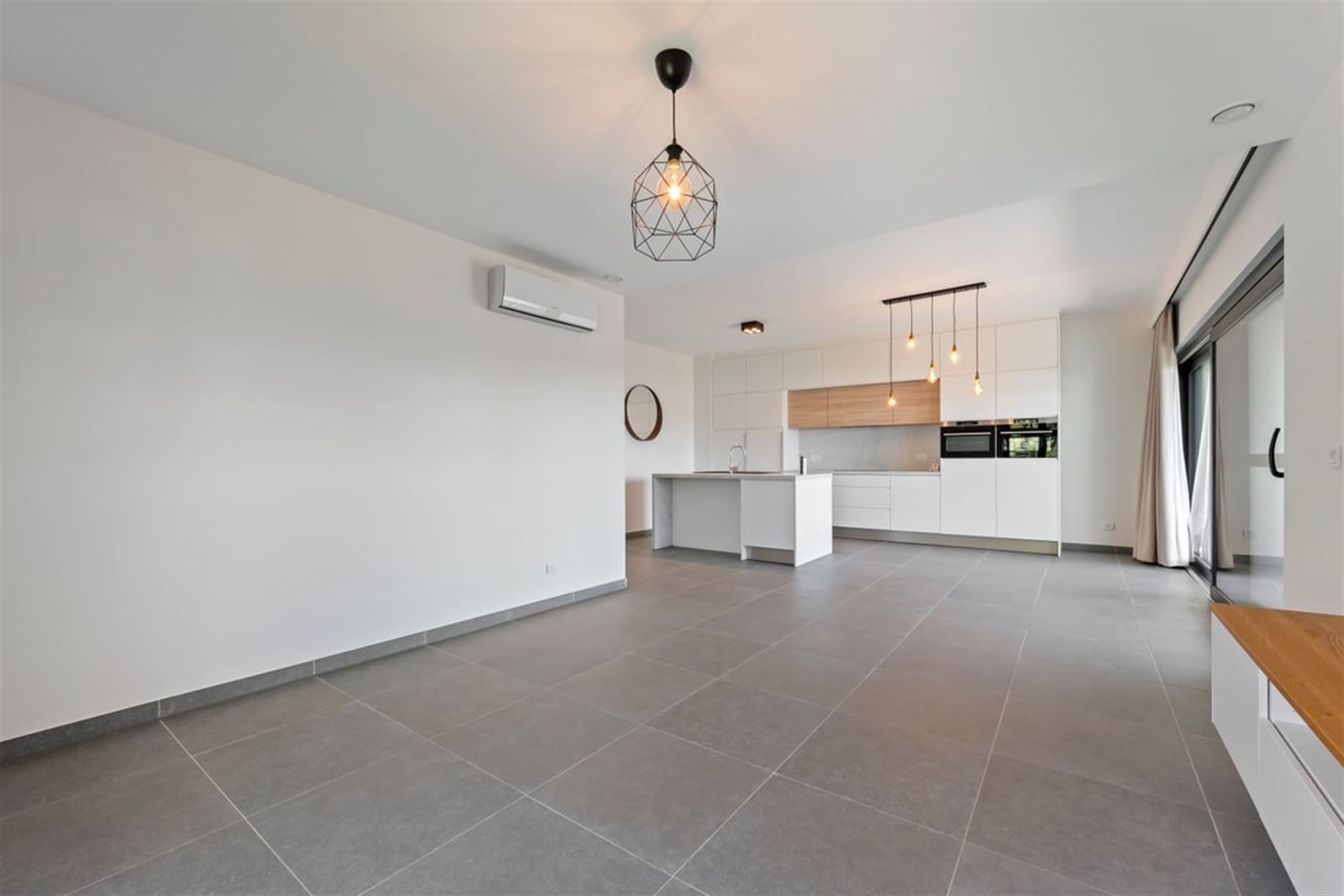 CENTRAAL GELEGEN APPARTEMENT MET 2 SLLKS foto 19