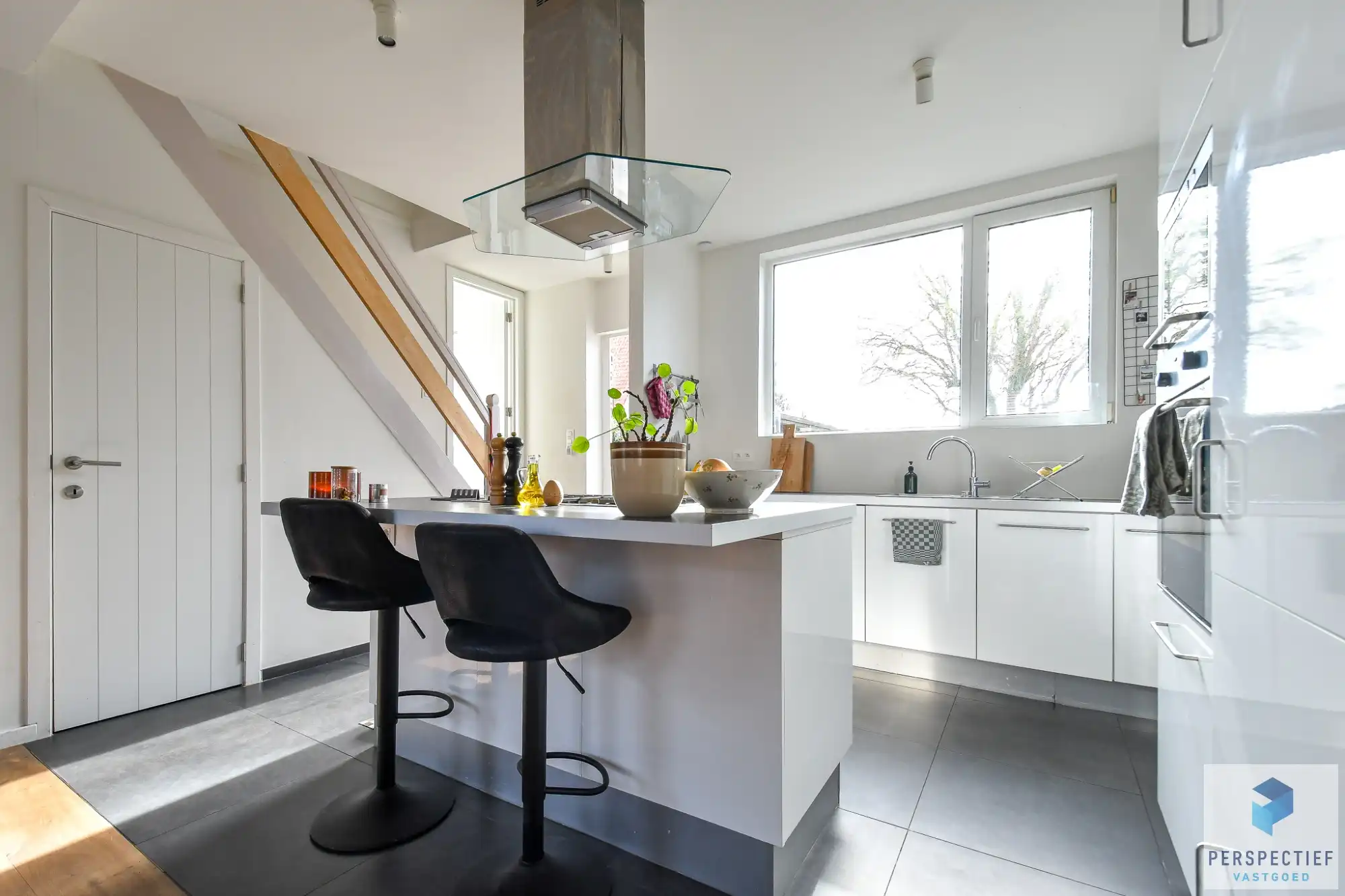 BEZOEKMOMENT VRIJDAG 20/03 VAN 15U TOT 17U |&nbsp;VERRASSEND RUIME CHARMANTE WONING met ZONGERICHTE GEZELIIGE TUIN foto 9