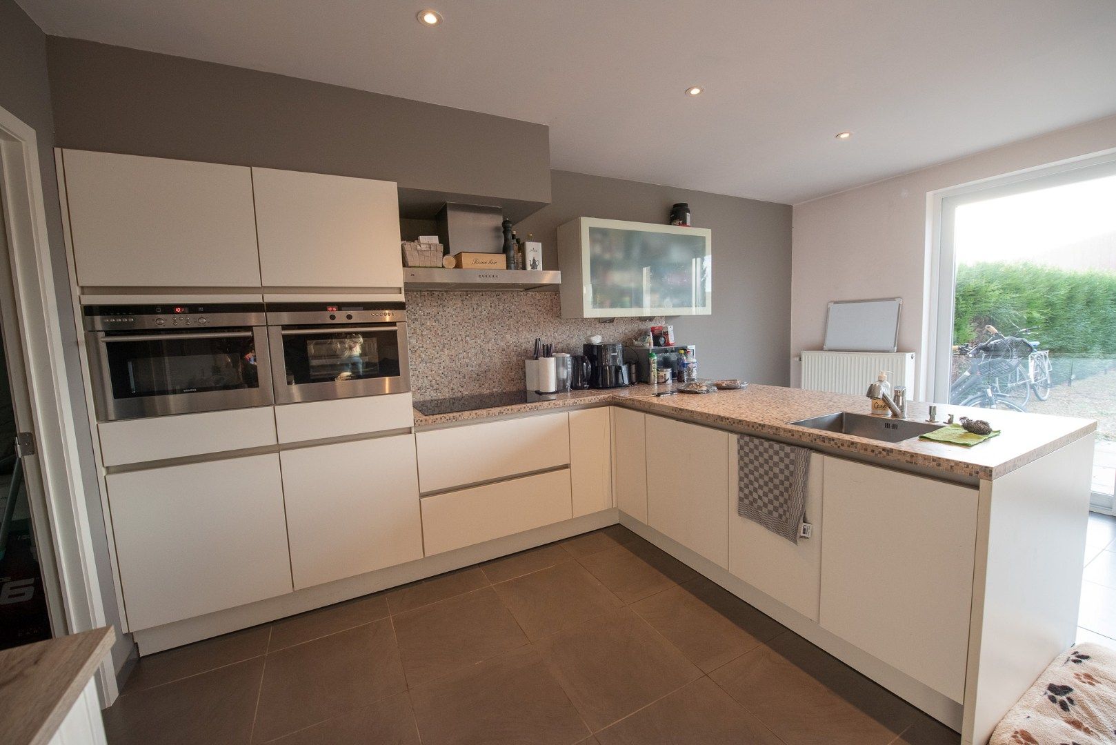 Gelijkvloers appartement met koertje te Desselgem! foto 5