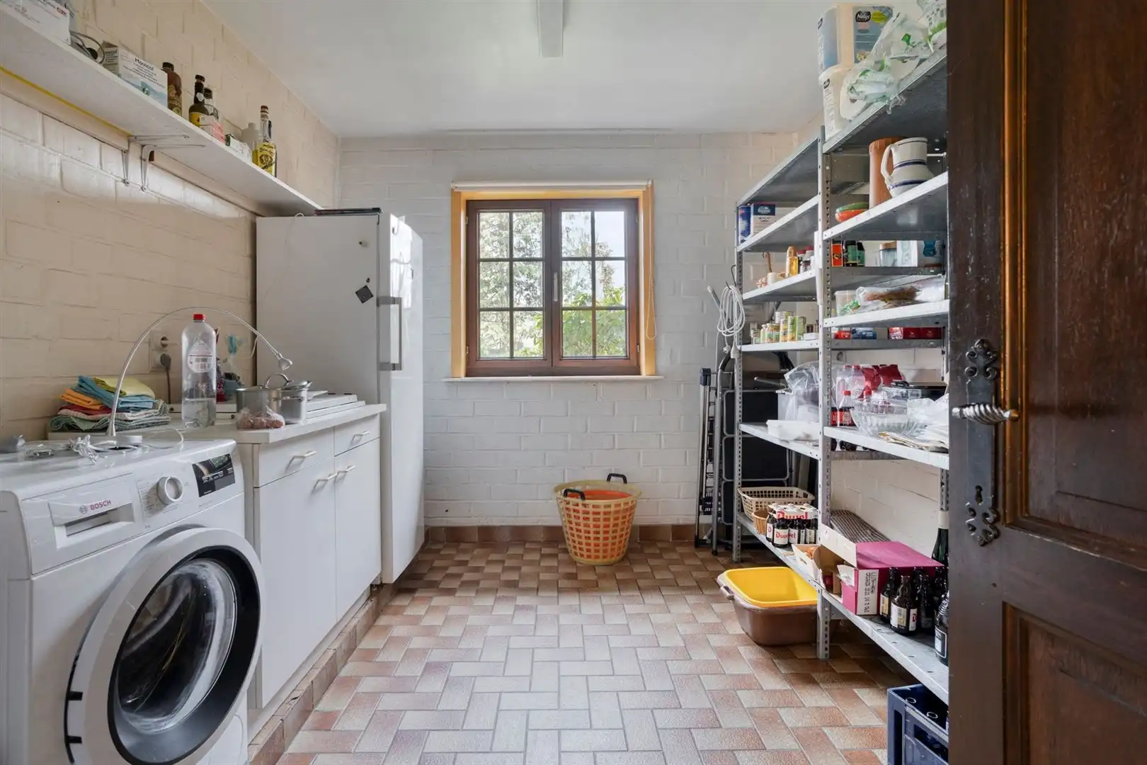 Rustig gelegen open bebouwing met 3 slaapkamers en garage op een perceel van 556 m². foto 21