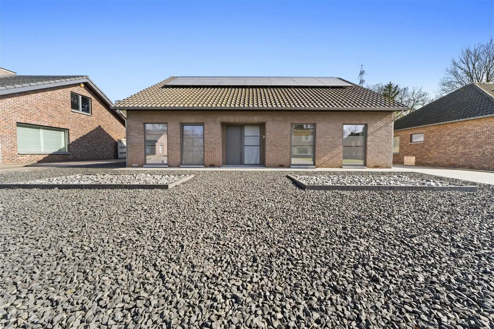 TE KOOP: Vrijstaande woning met 3 slaapkamers te Zonhoven!  foto {{pictureIndex}}