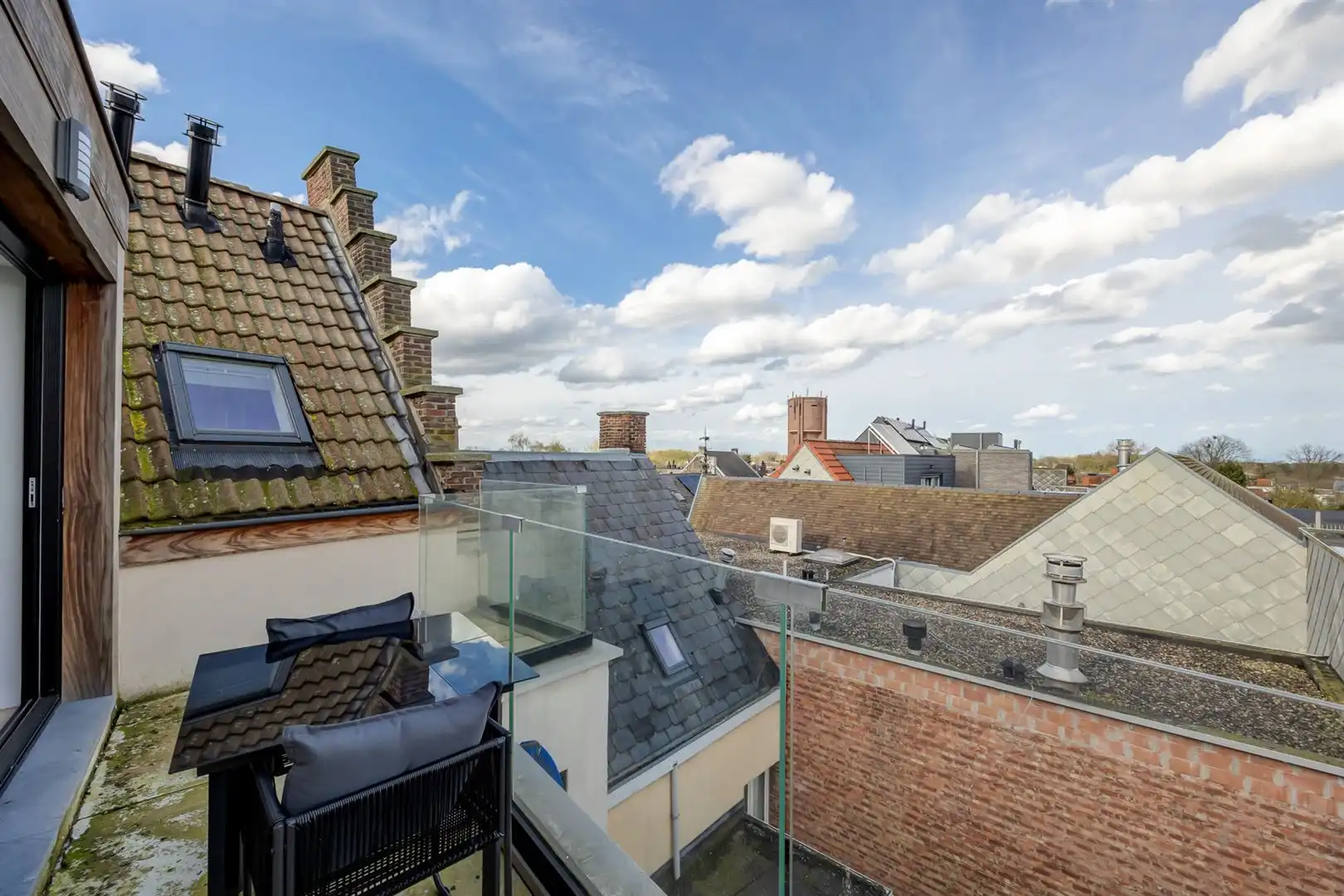 Lofty dakappartement met terras foto 12