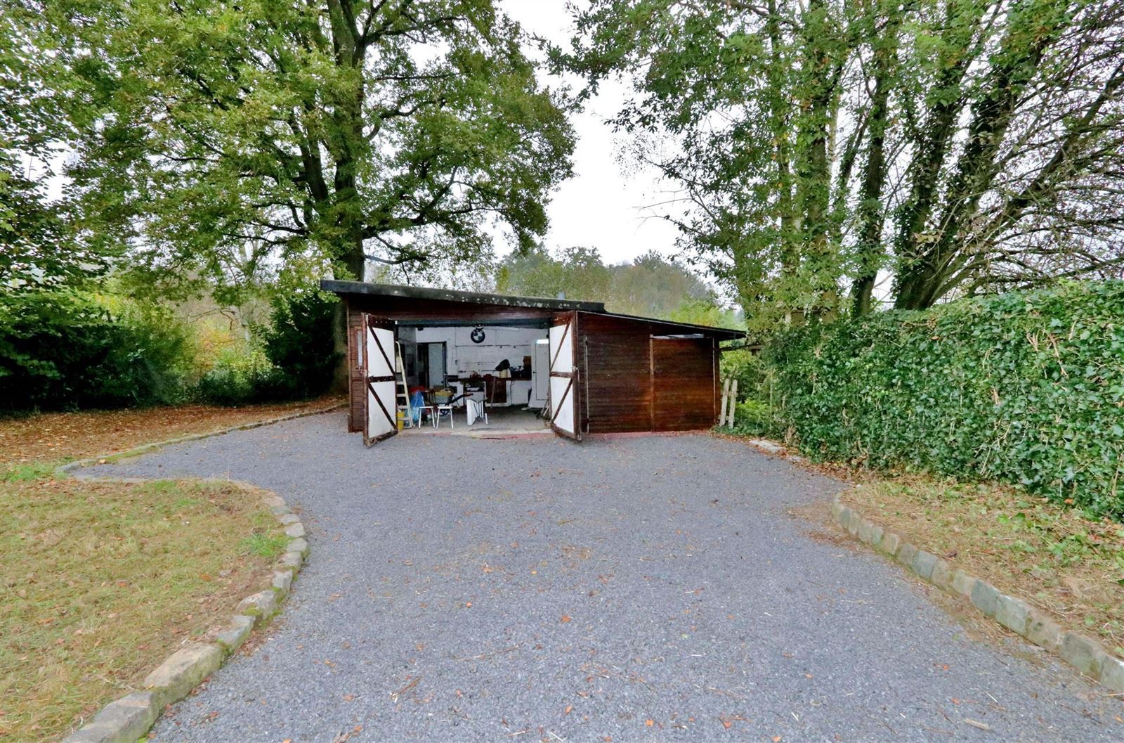 Volledig gerenoveerde bungalow met 2 slpks, garage en tuin foto 21