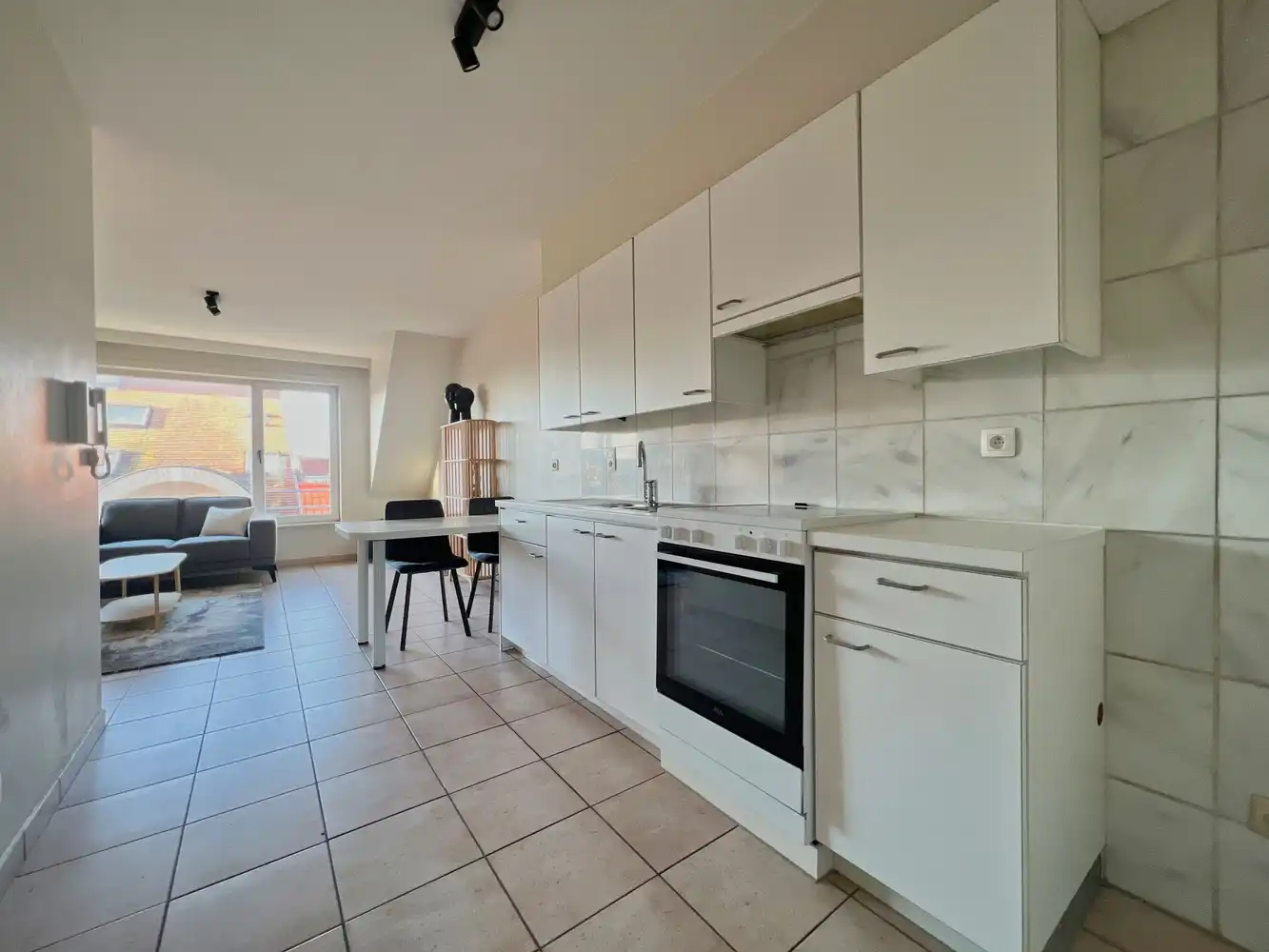 Ruim en lichtrijk 1-slaapkamerappartement met terras! foto 3