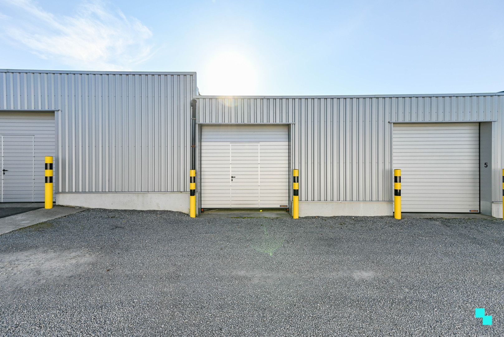 Loods van ca. 105 m² op goede locatie in Ledegem foto 2