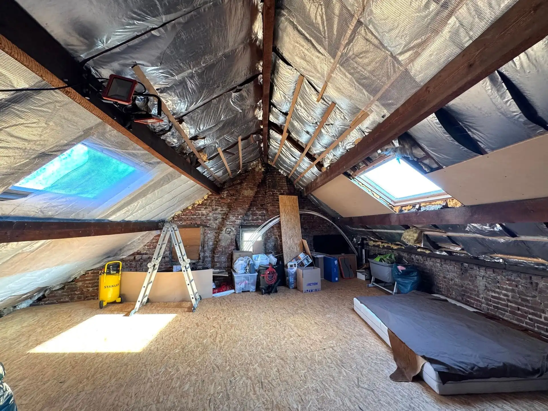 Instapklare halfopen woning met 3 (mogelijk 5) slaapkamers in Maasmechelen foto 17