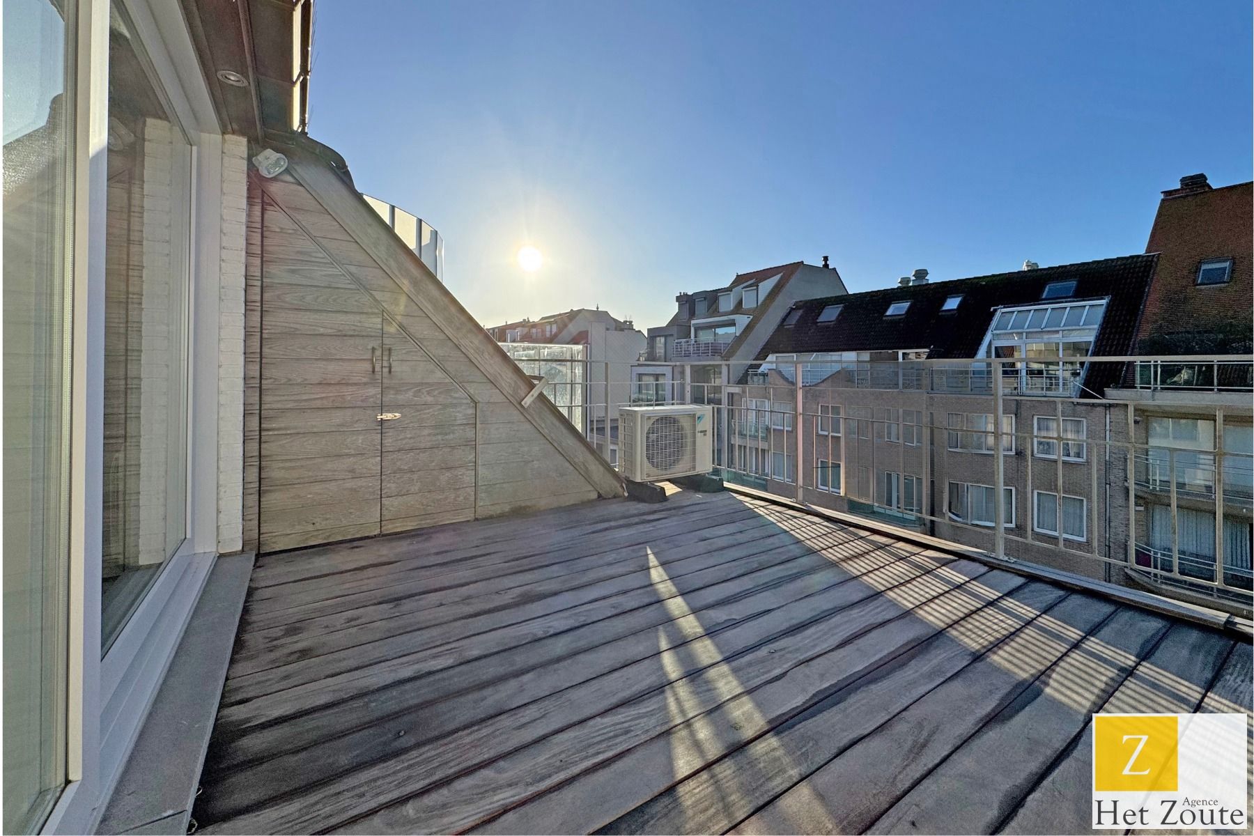 Gerenoveerd appartement met ruim terras te Knokke foto 7