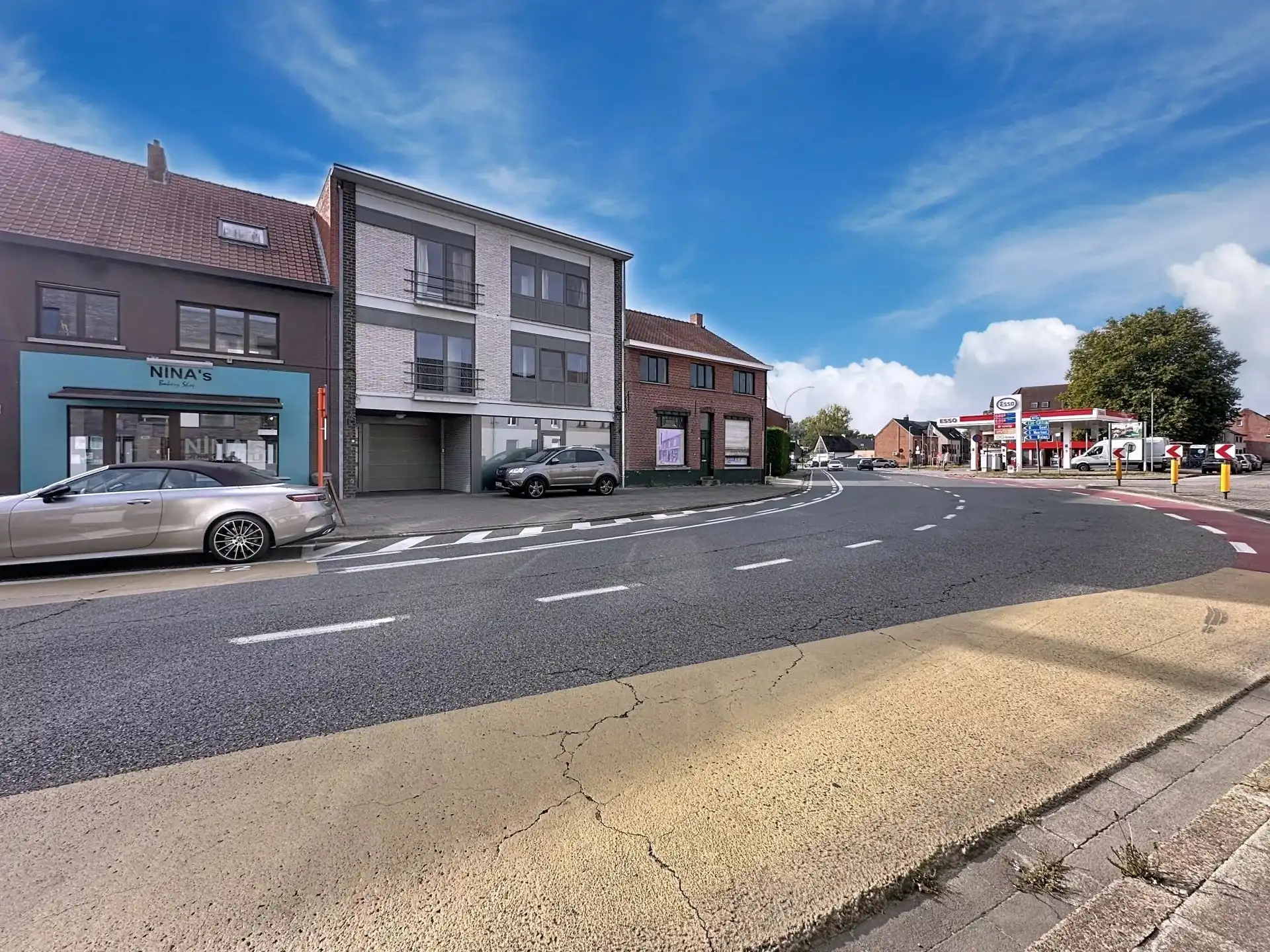 Ruim appartement met 2 slaapkamers, terras en overdekte staanplaats. foto 18